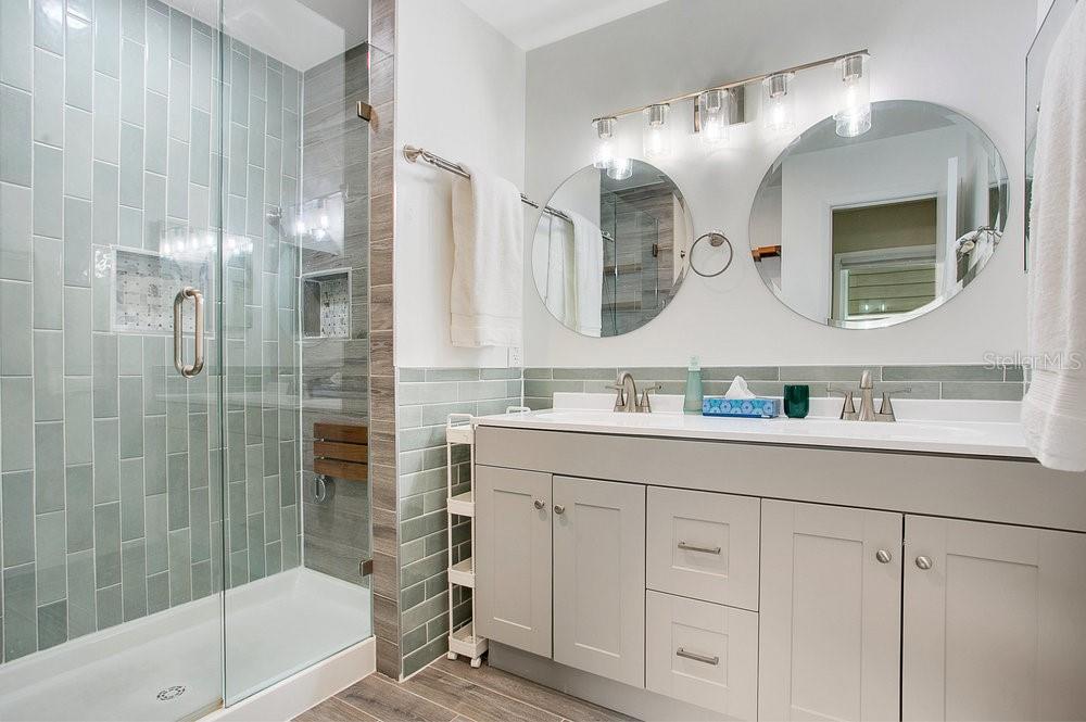 Image 24 of 42 For 406 Meadowood Boulevard