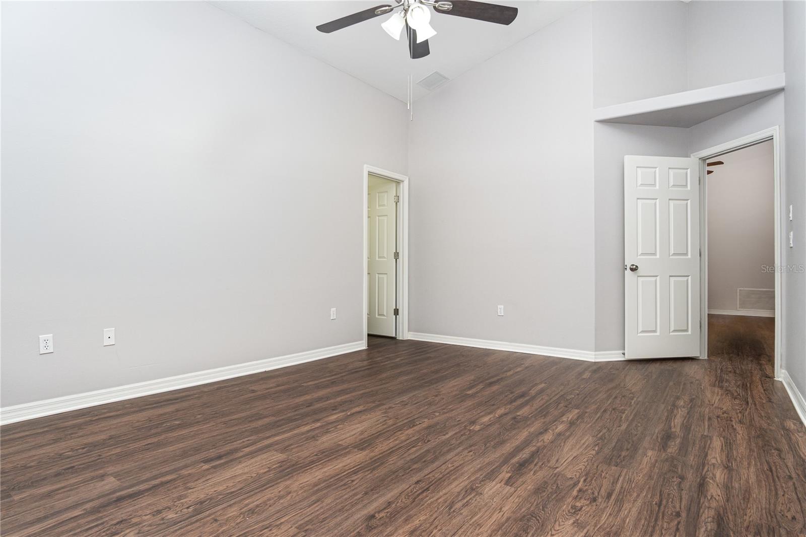 Image 13 of 15 For 33347 Irongate Drive