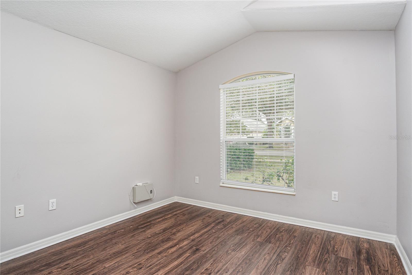 Image 8 of 15 For 33347 Irongate Drive