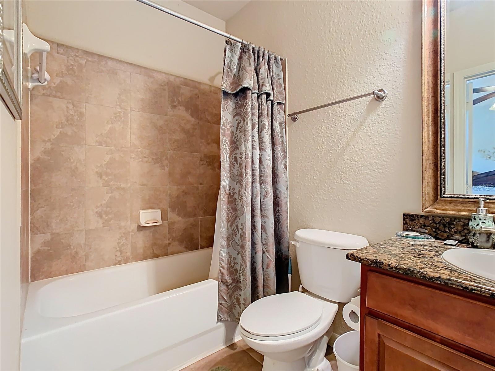 Image 11 of 23 For 907 Charo Parkway 911