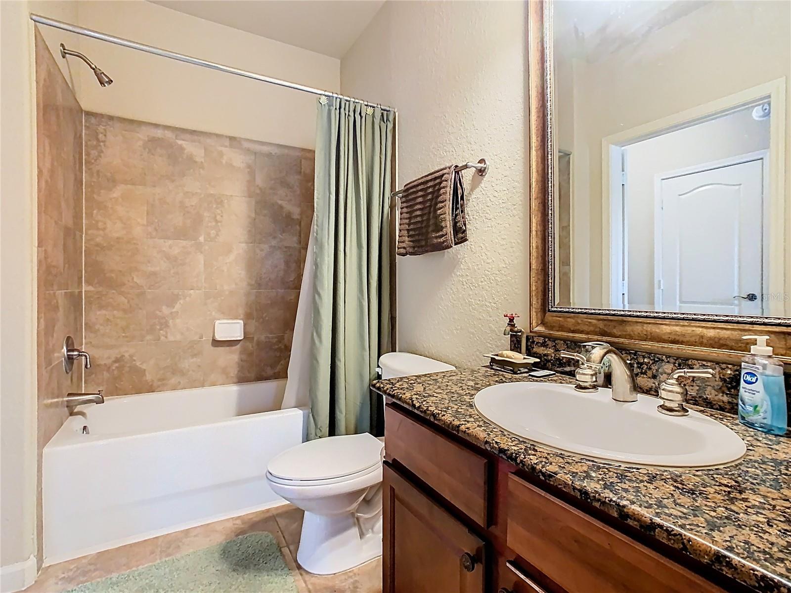 Image 13 of 23 For 907 Charo Parkway 911