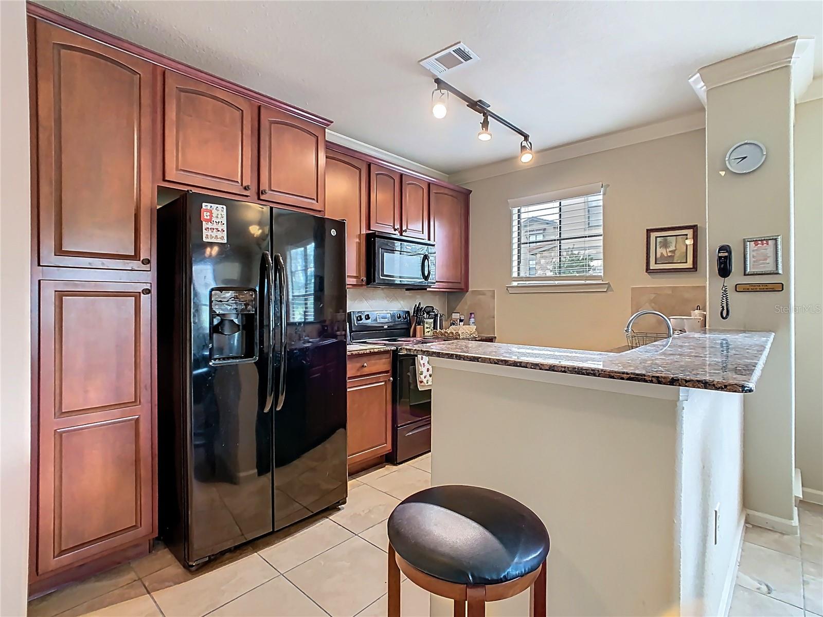 Image 3 of 23 For 907 Charo Parkway 911