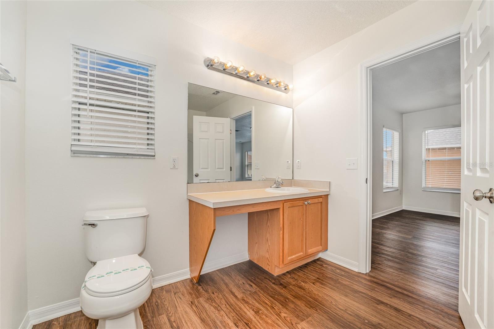 Image 14 of 25 For 309 Verdi Street