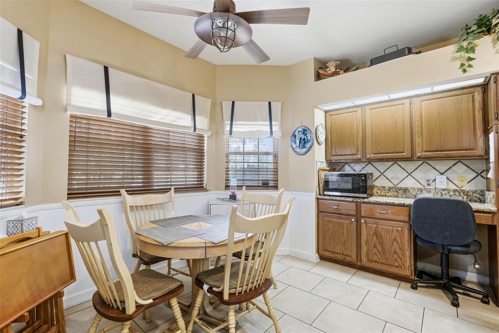 Image 17 of 36 For 4870 Watervista Drive