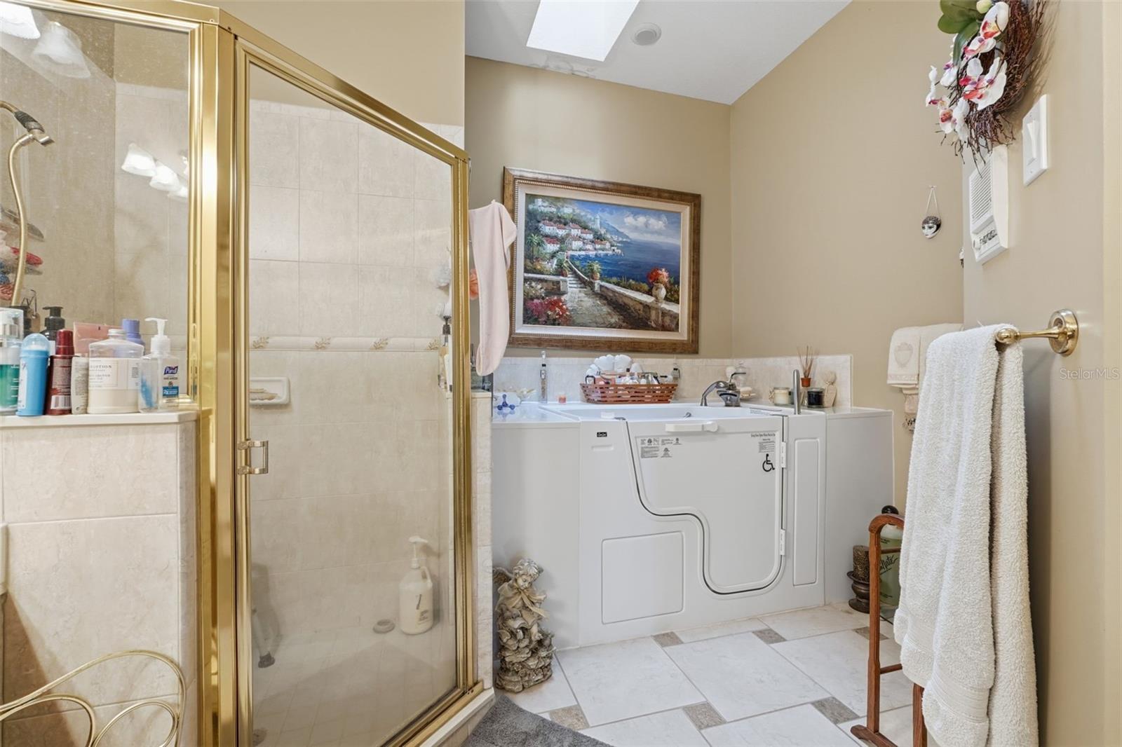Image 22 of 36 For 4870 Watervista Drive