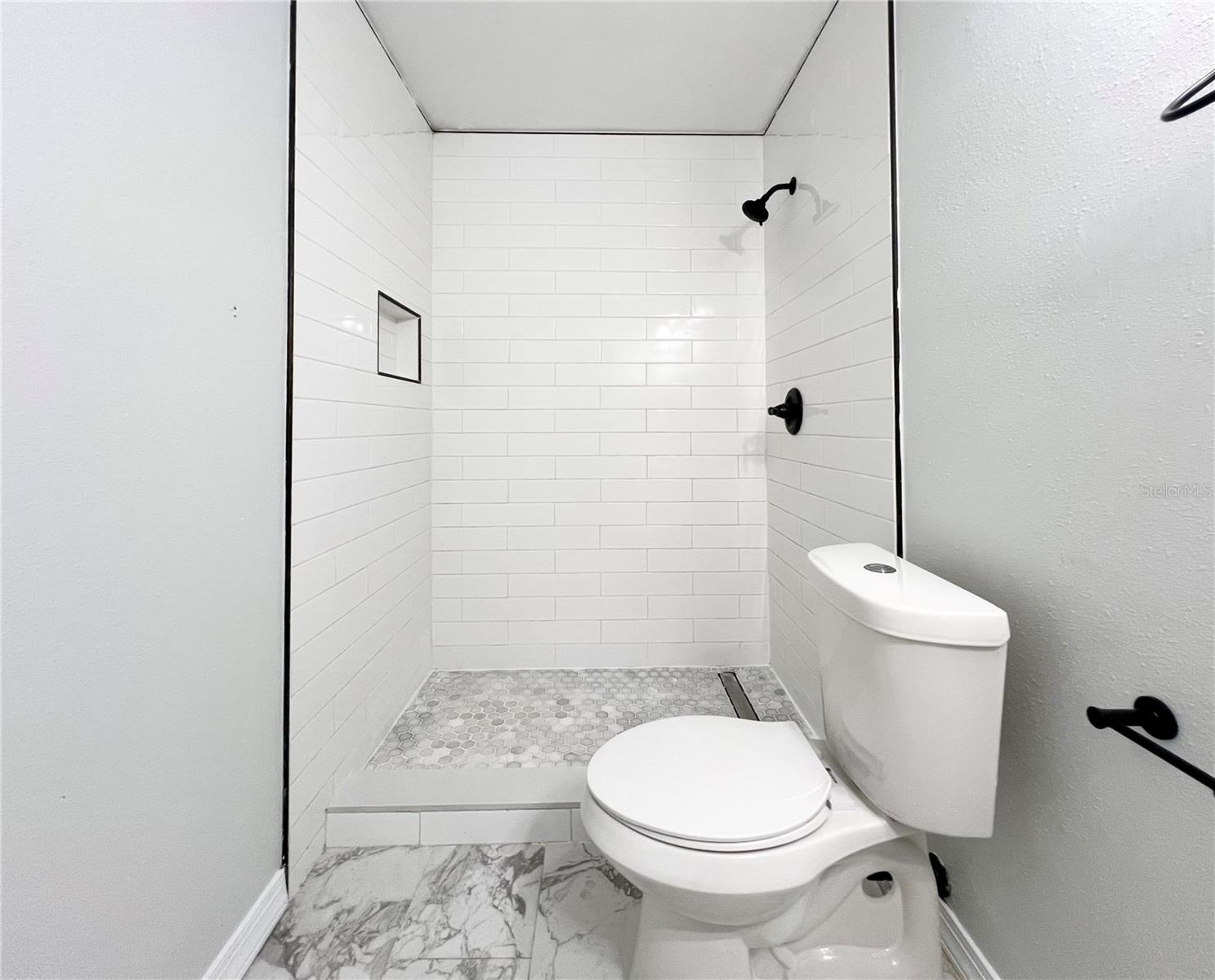 Image 19 of 50 For 7925 Napoleon Street