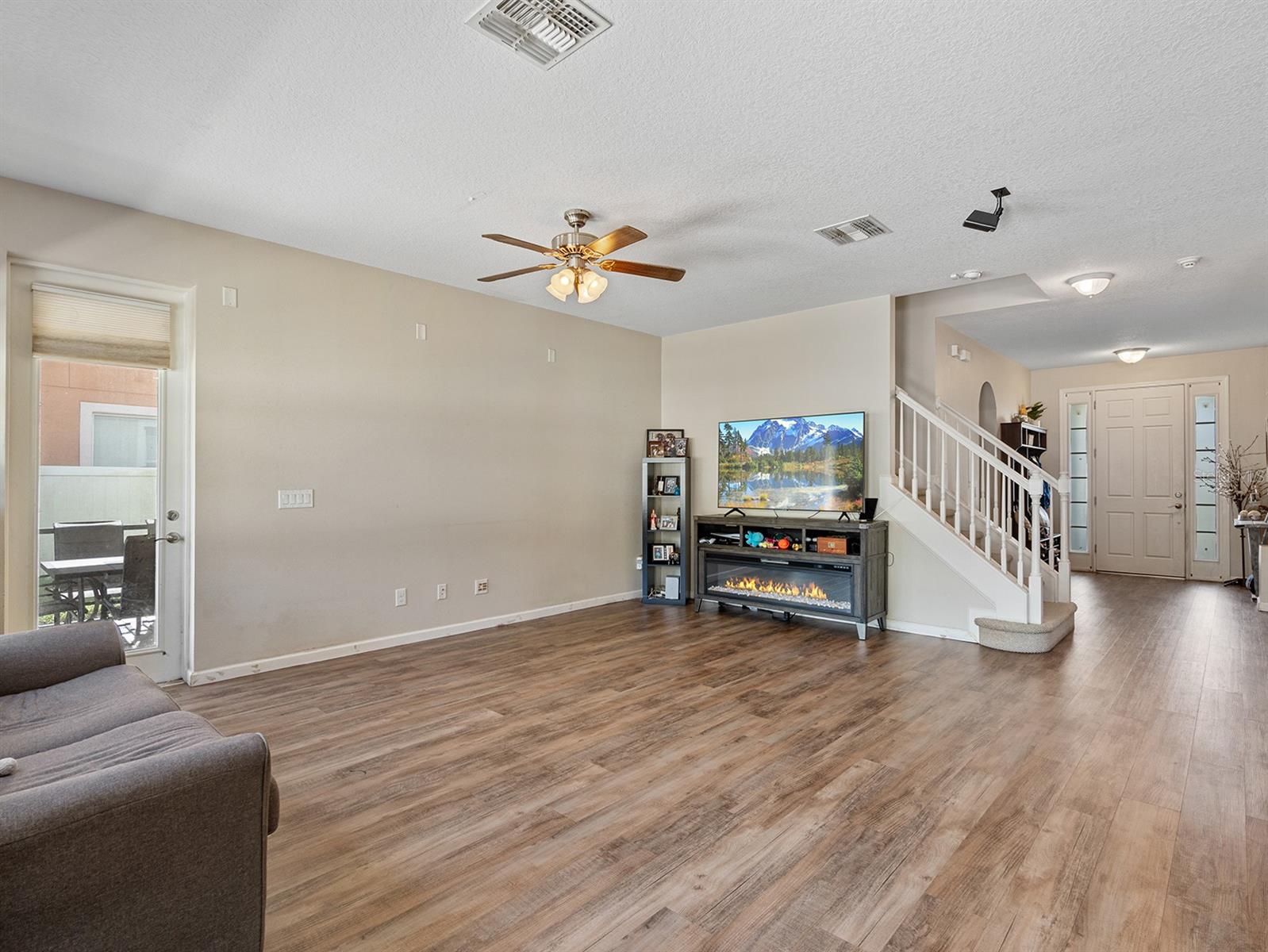 Image 11 of 55 For 447 Spring River Drive