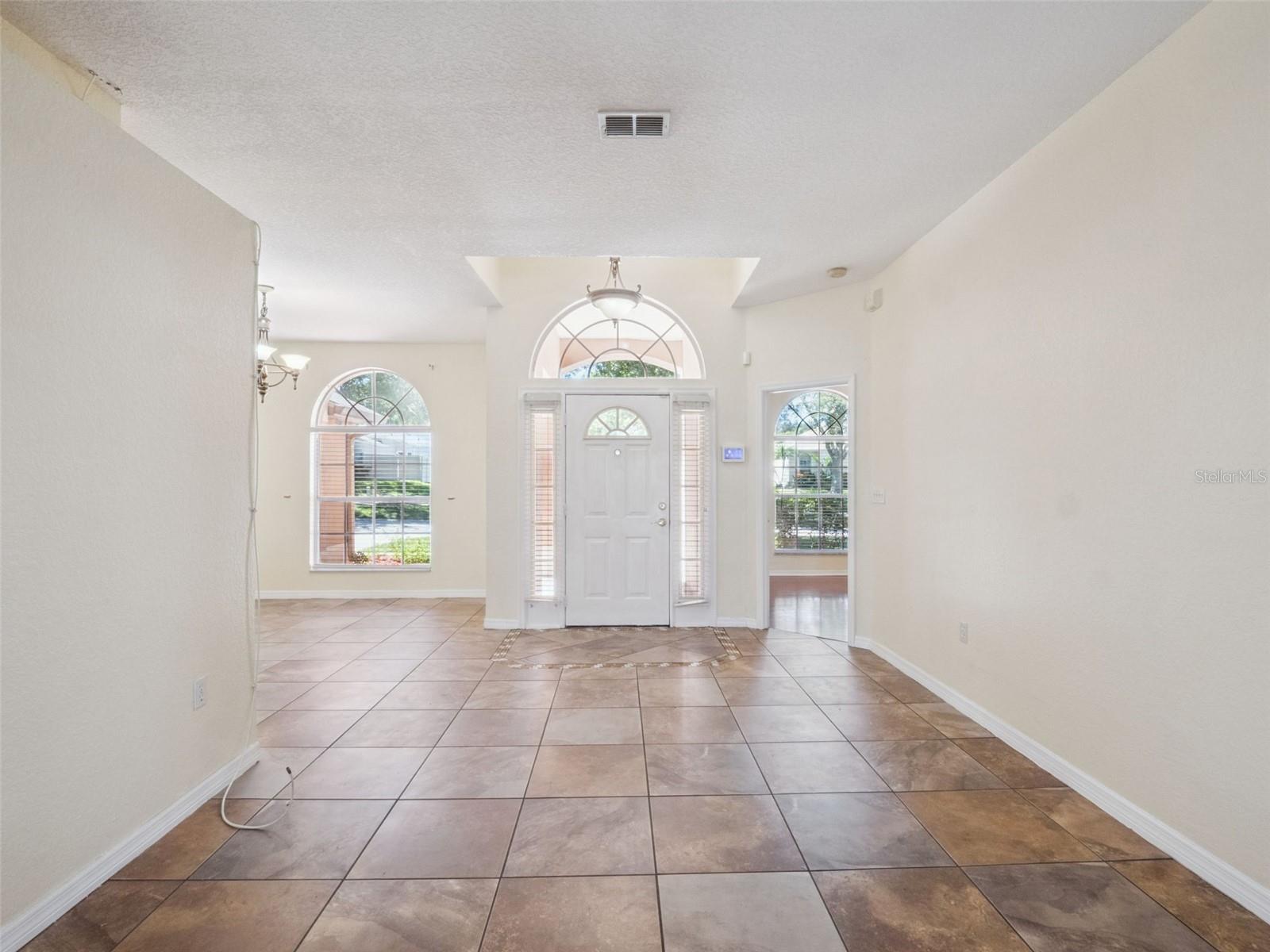 Image 14 of 45 For 808 High Pointe Circle