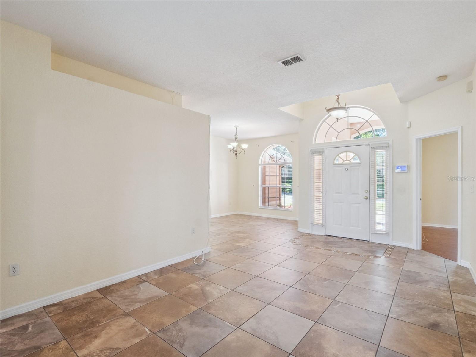 Image 15 of 45 For 808 High Pointe Circle