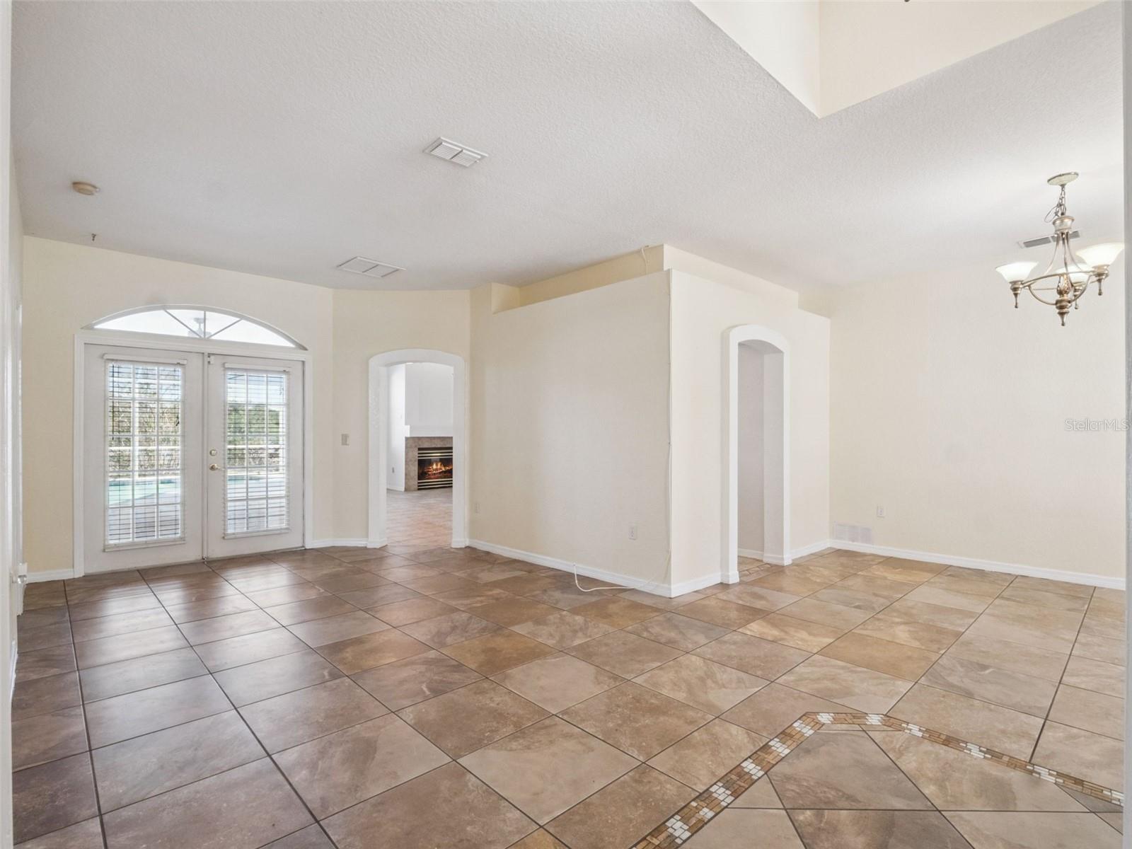 Image 18 of 45 For 808 High Pointe Circle