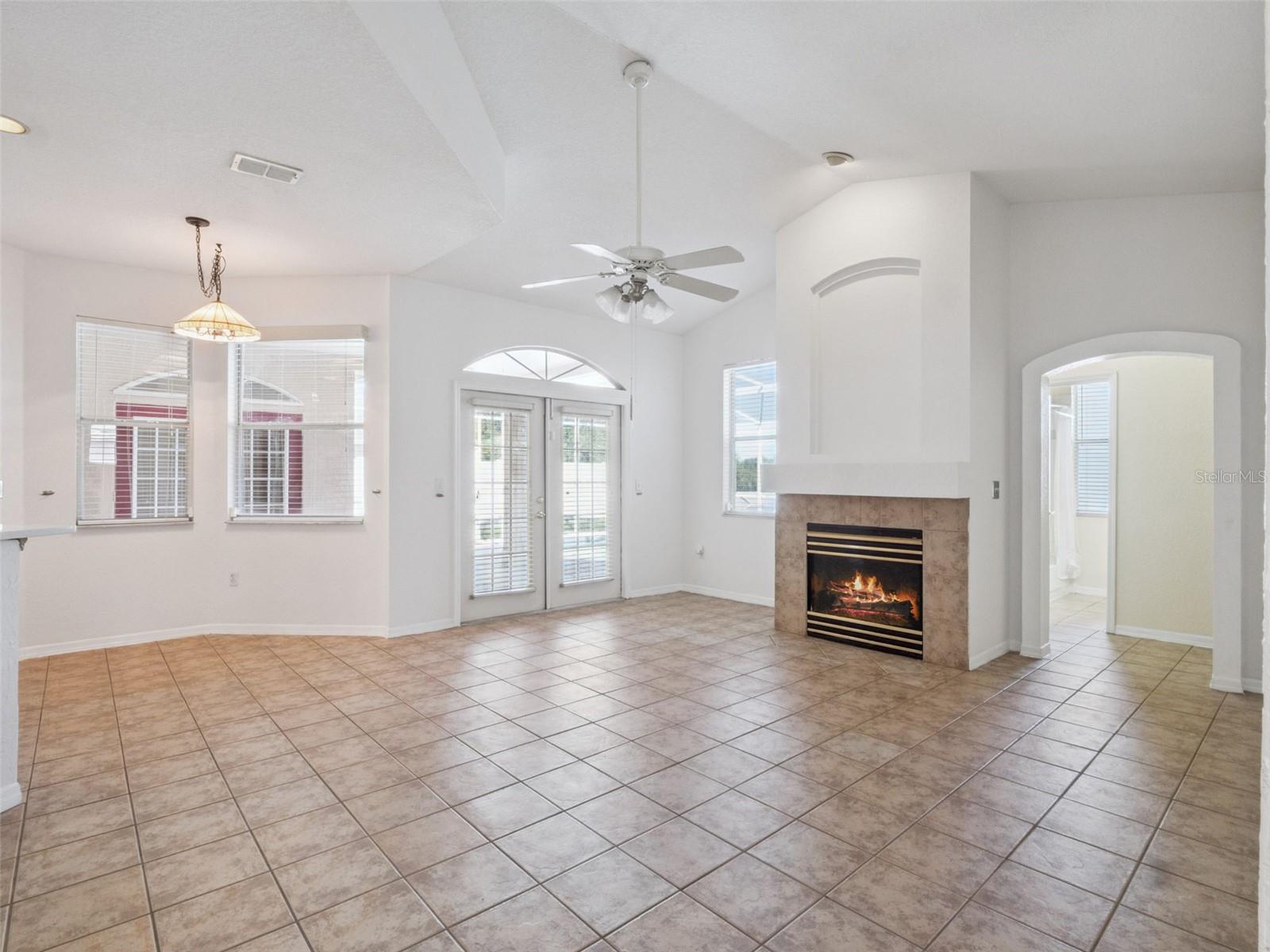 Image 26 of 45 For 808 High Pointe Circle