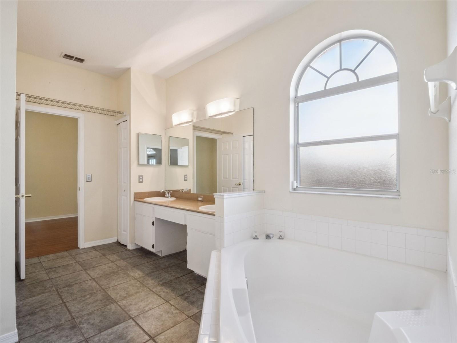 Image 31 of 45 For 808 High Pointe Circle