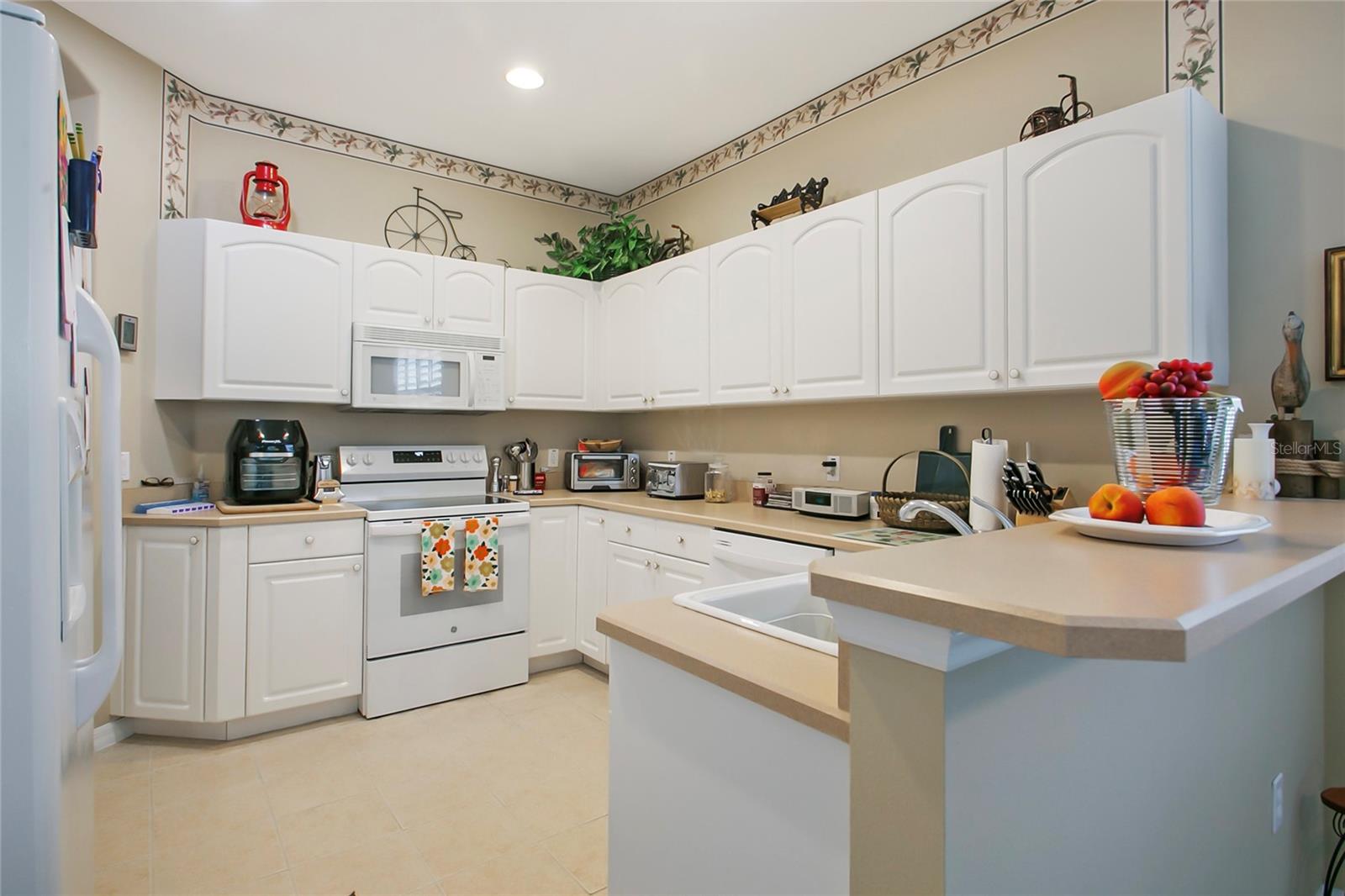 Image 11 of 37 For 474 Foxhill Drive