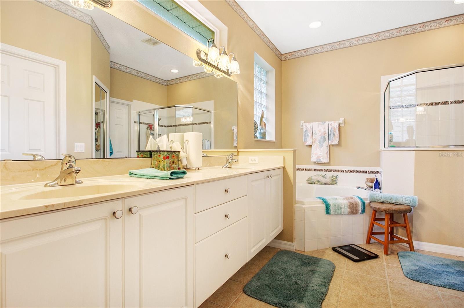 Image 15 of 37 For 474 Foxhill Drive