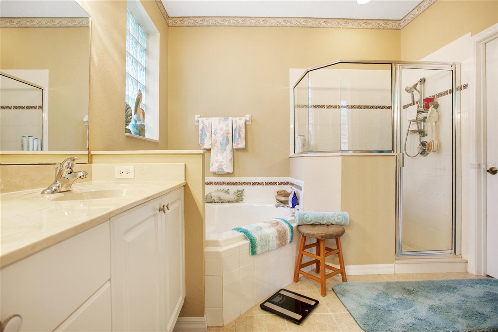 Image 16 of 37 For 474 Foxhill Drive