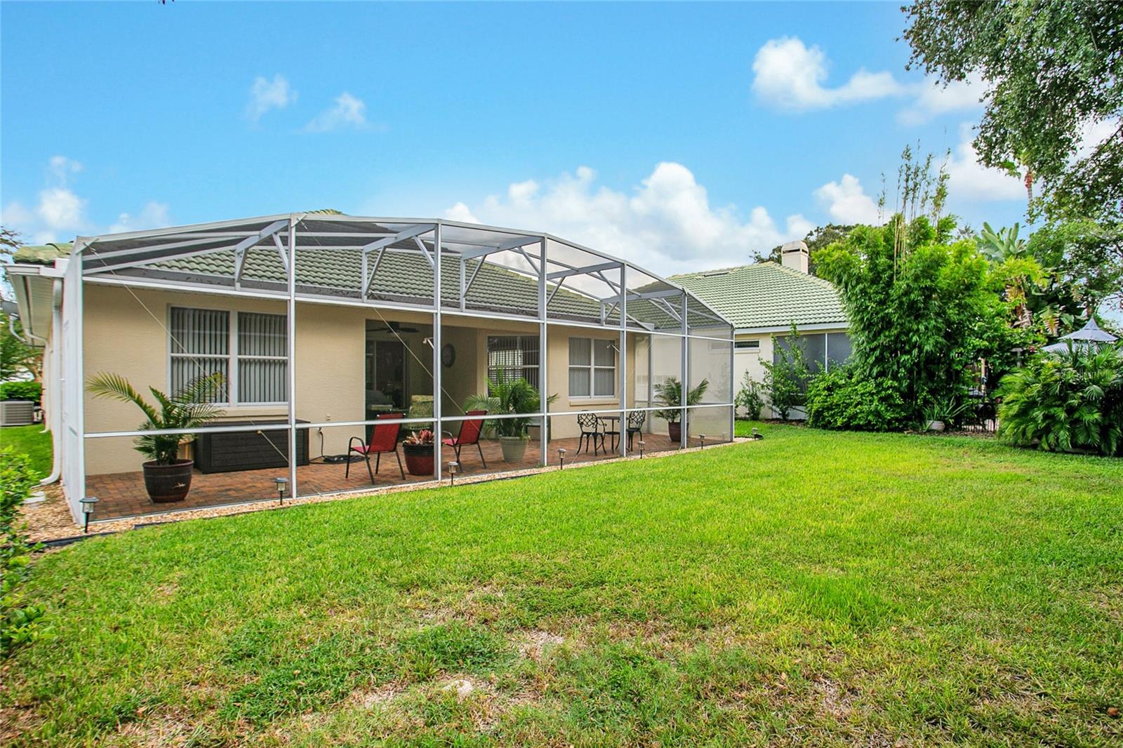 Image 25 of 37 For 474 Foxhill Drive