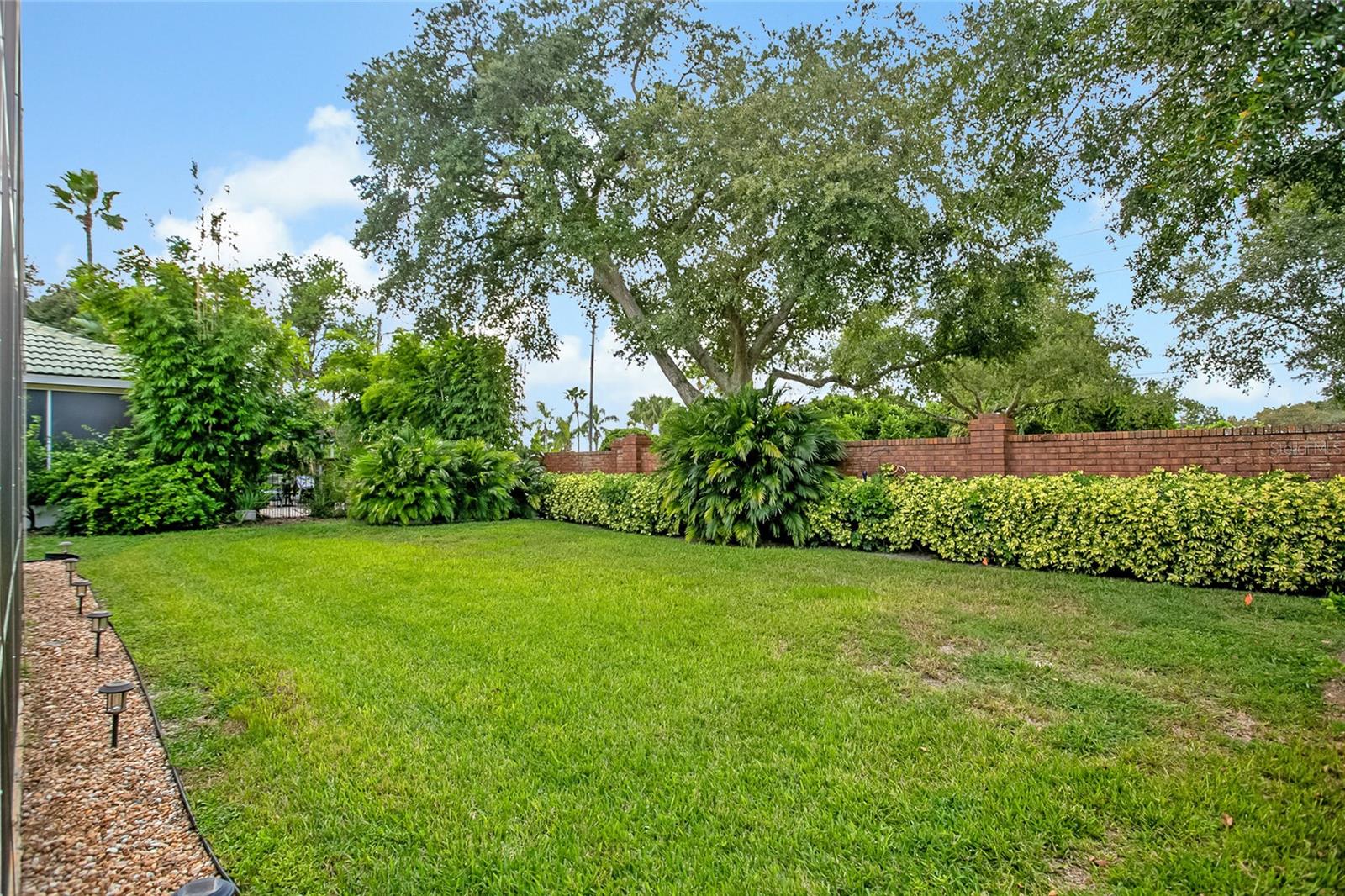 Image 28 of 37 For 474 Foxhill Drive