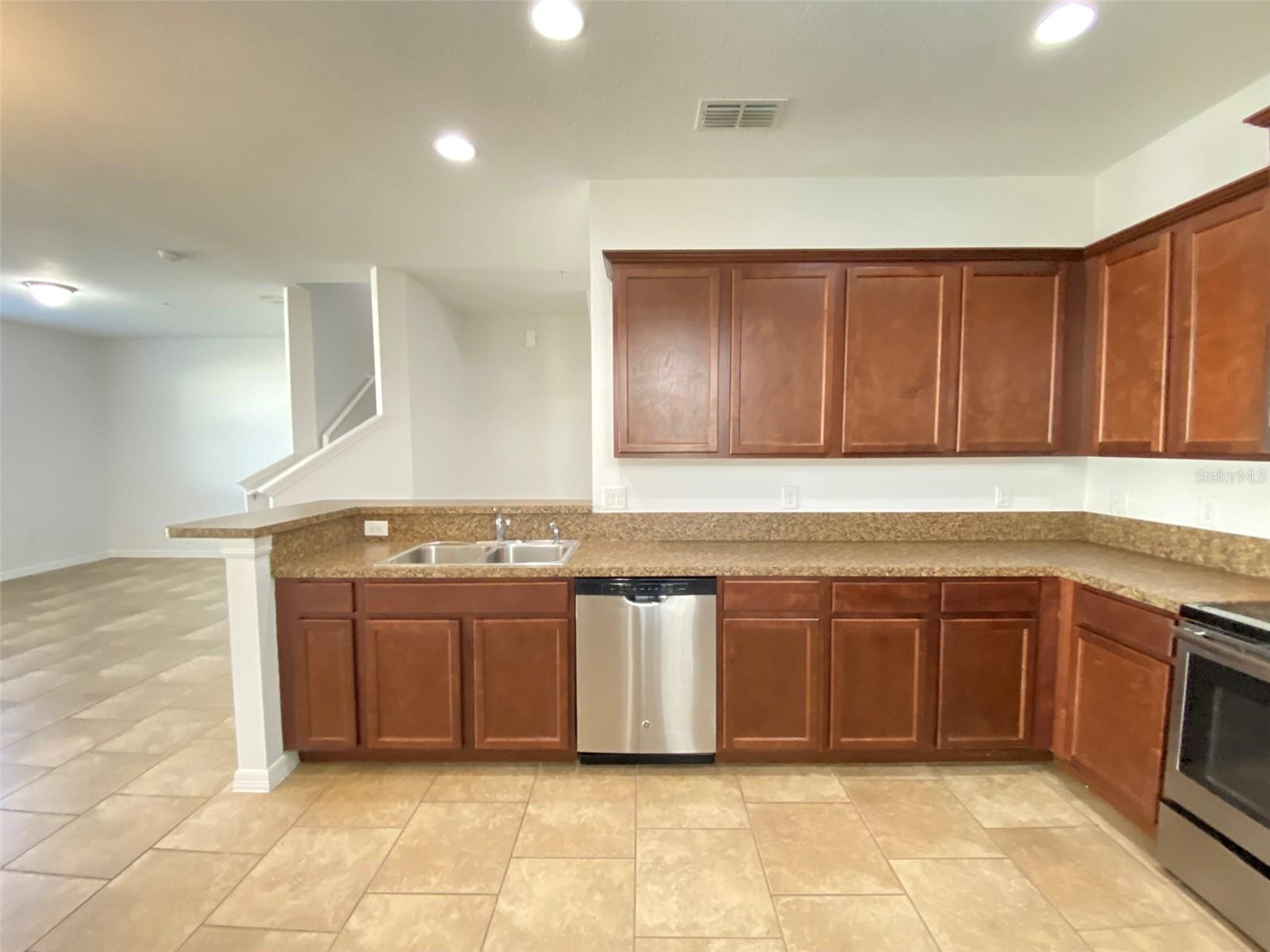 Image 15 of 41 For 6558 Goldenrod Road 78b