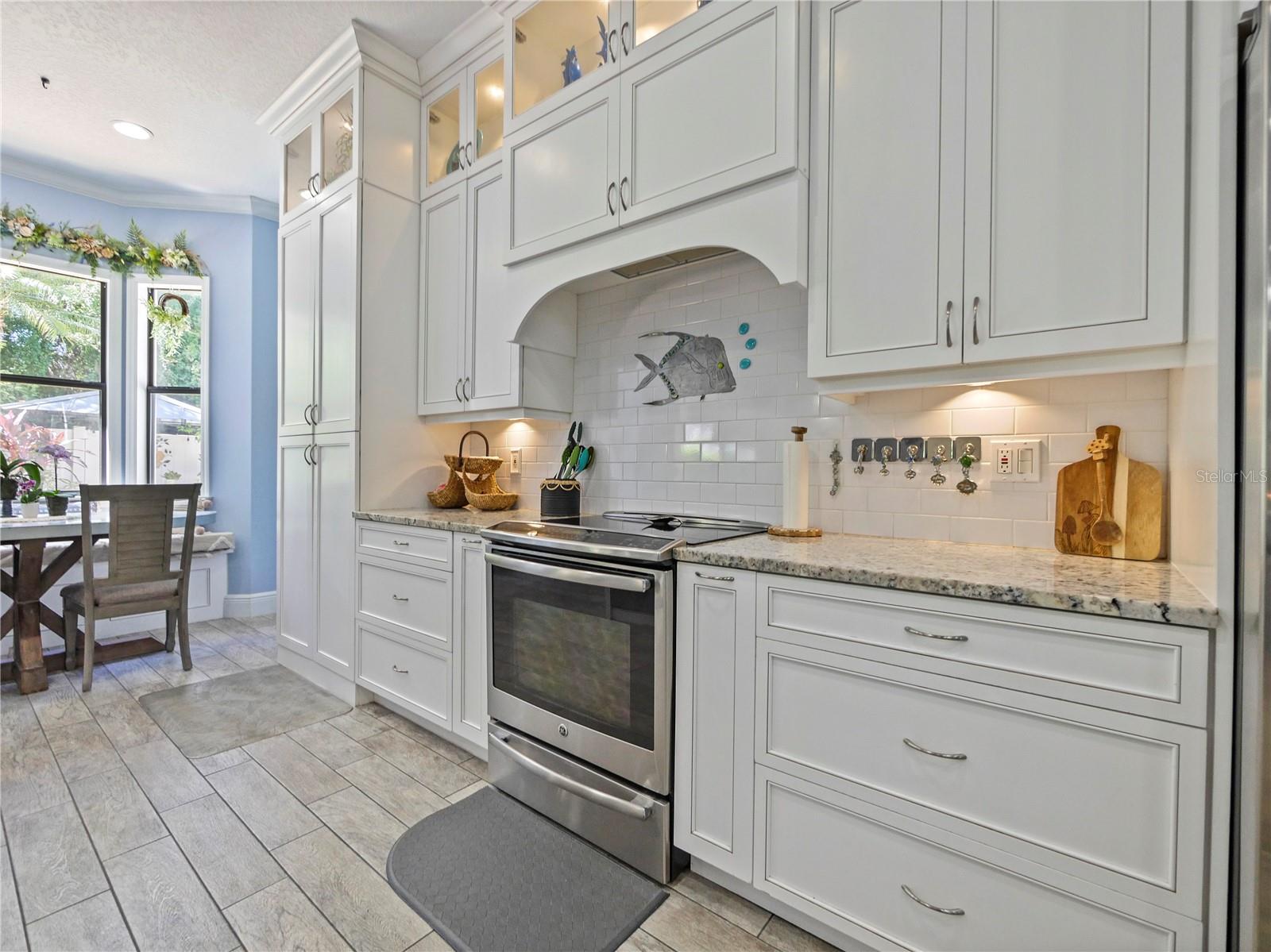 Image 11 of 47 For 200 Vine Street