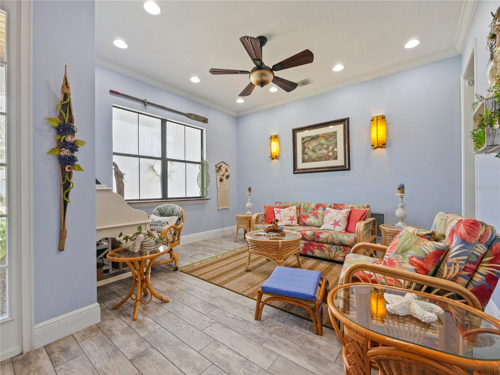 Image 7 of 47 For 200 Vine Street