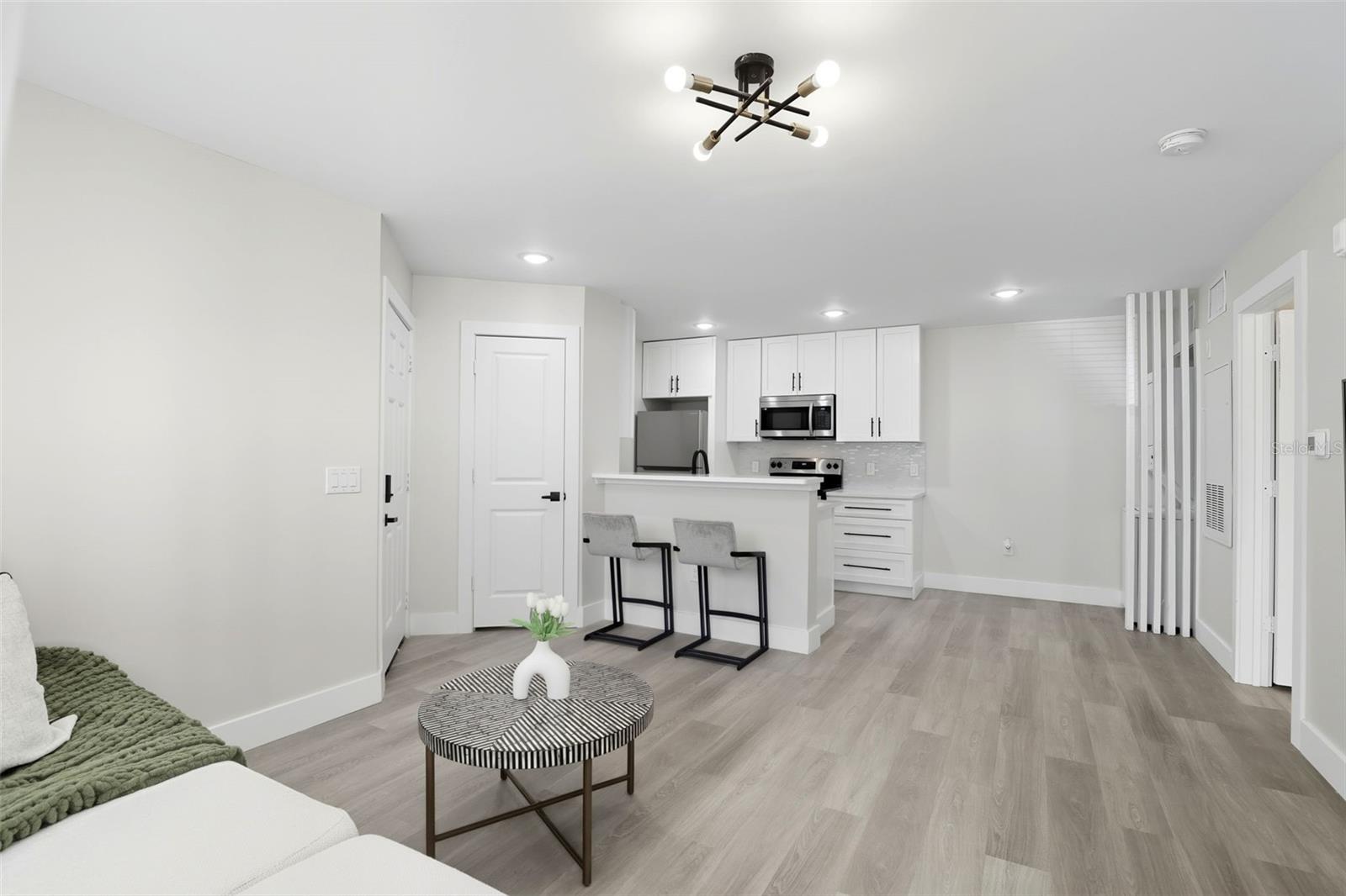 Image 6 of 24 For 2592 Grassy Point Drive 106