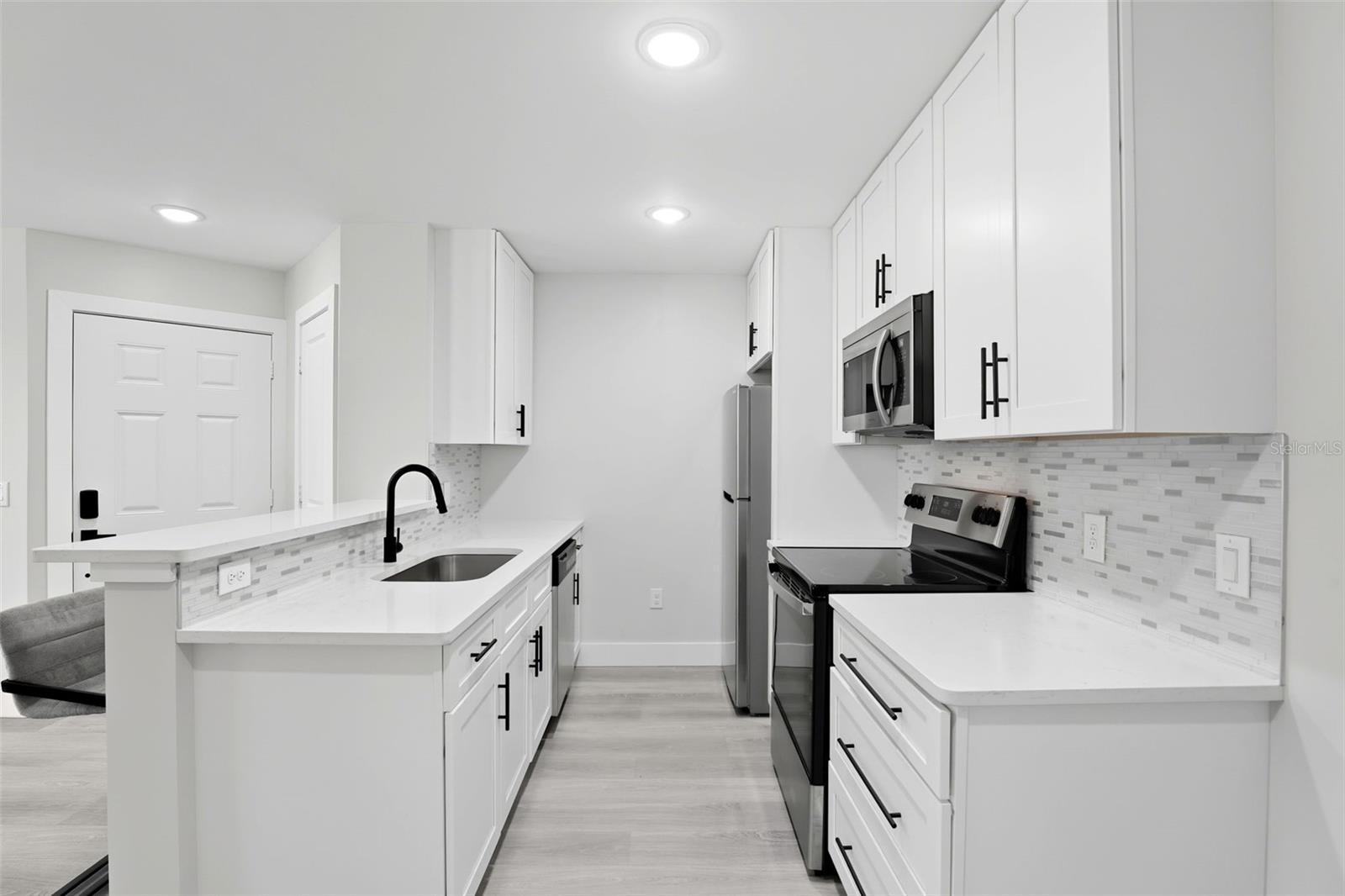 Image 9 of 24 For 2592 Grassy Point Drive 106