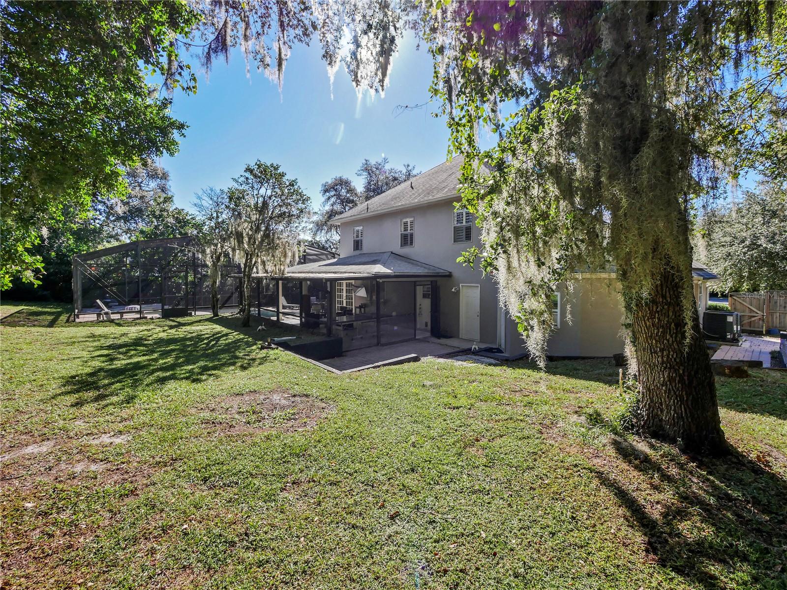 Image 24 of 40 For 300 Sprucewood Road