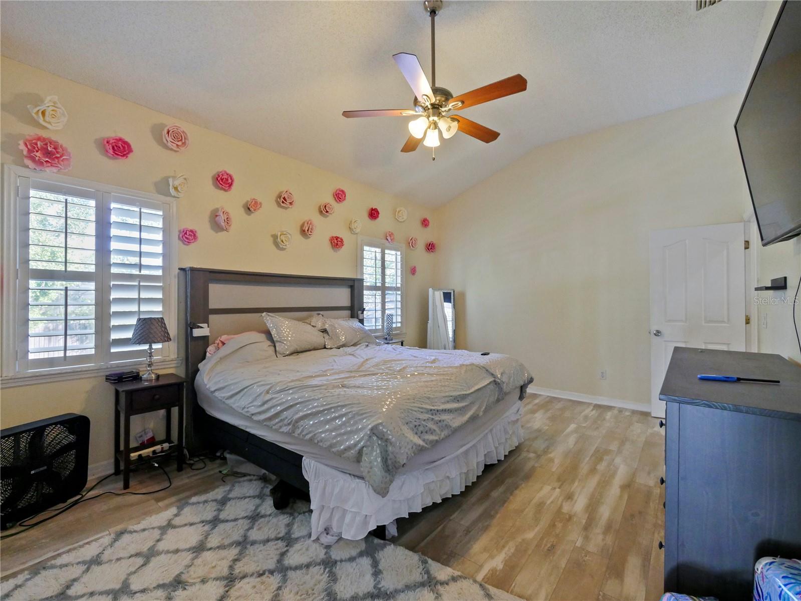Image 33 of 40 For 300 Sprucewood Road