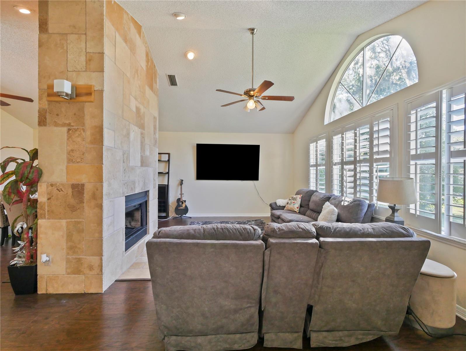 Image 6 of 40 For 300 Sprucewood Road