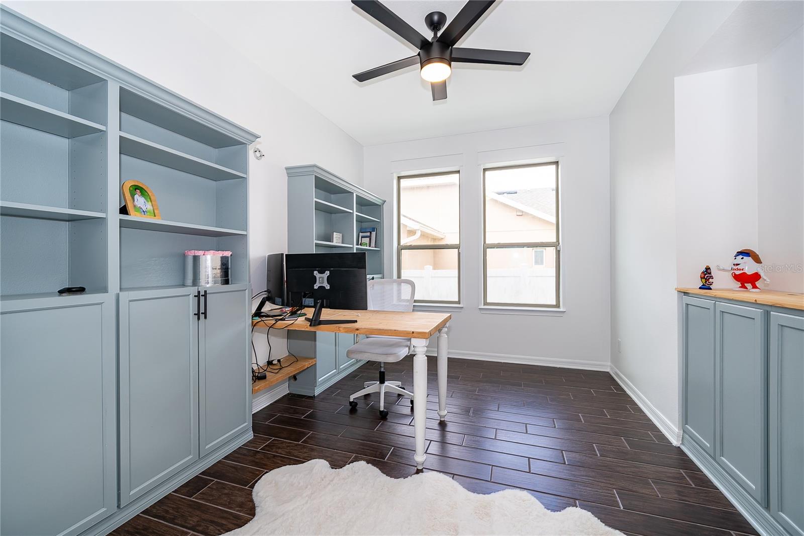 Image 11 of 29 For 2022 Redbay Avenue