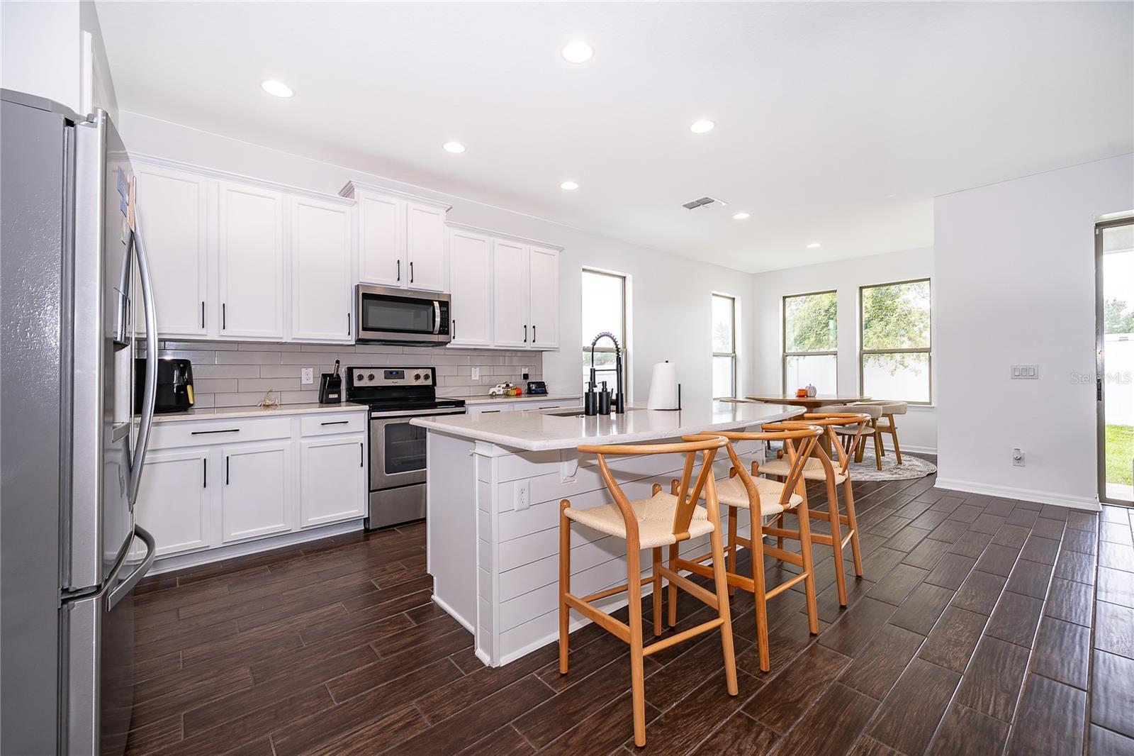 Image 17 of 29 For 2022 Redbay Avenue