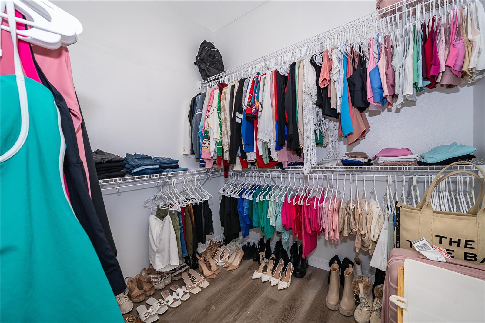 Image 25 of 29 For 2022 Redbay Avenue