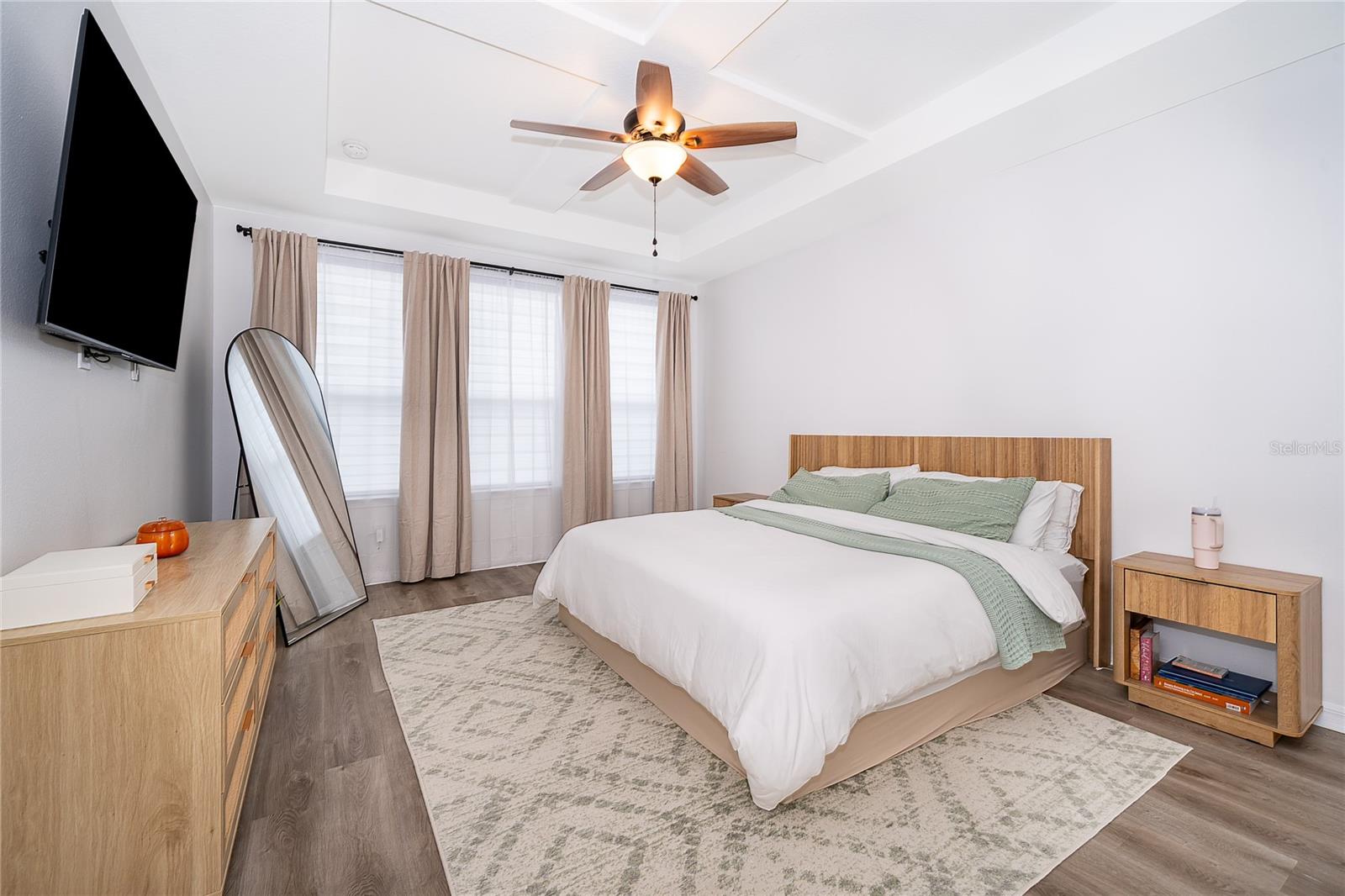 Image 3 of 29 For 2022 Redbay Avenue