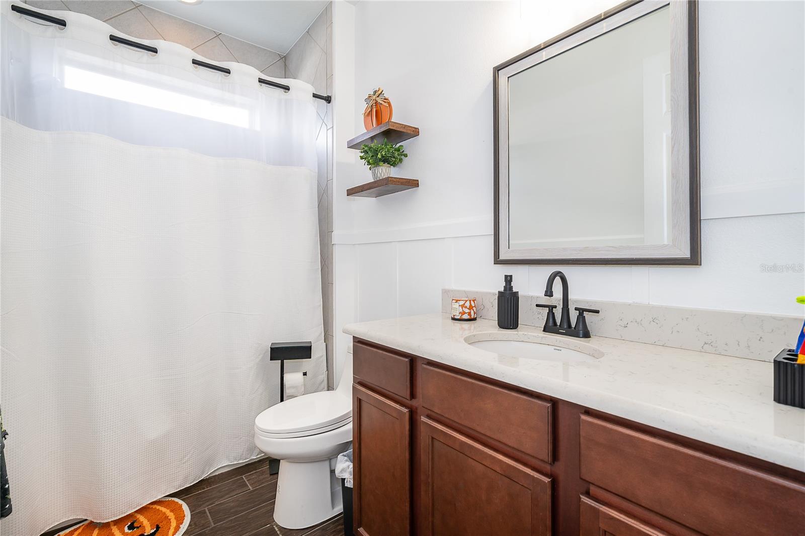 Image 8 of 29 For 2022 Redbay Avenue