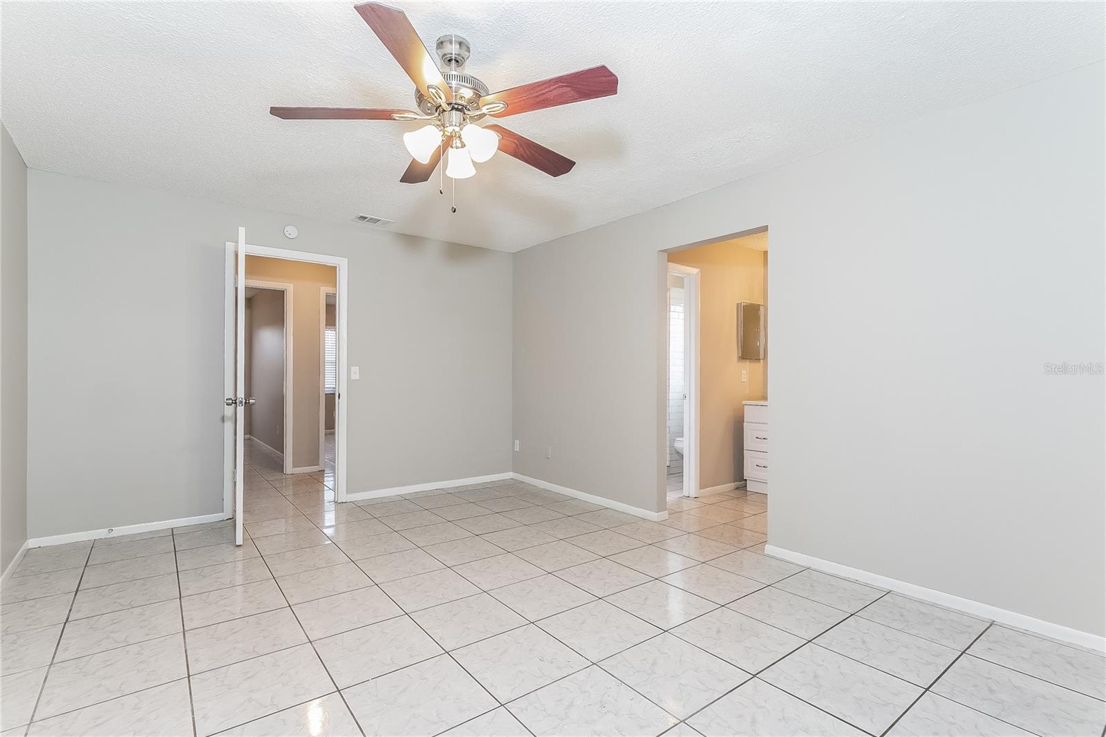 Image 8 of 16 For 353 Florida Parkway