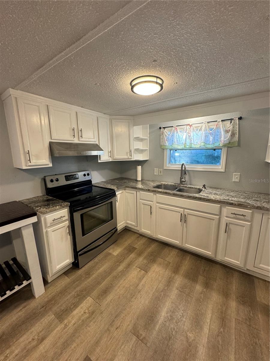 Image 19 of 28 For 18620 11th Ave