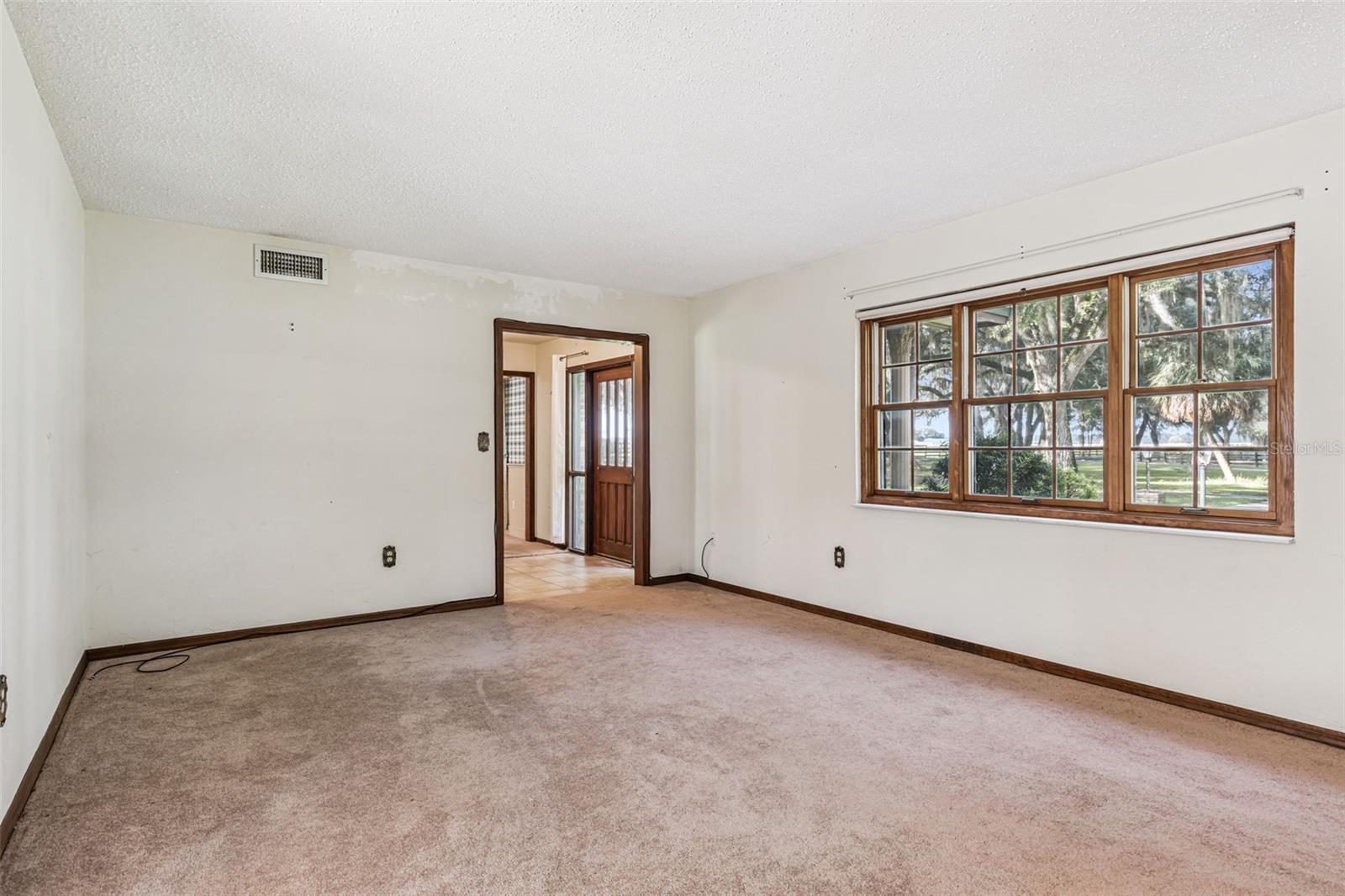 Image 15 of 47 For 551 200 Avenue