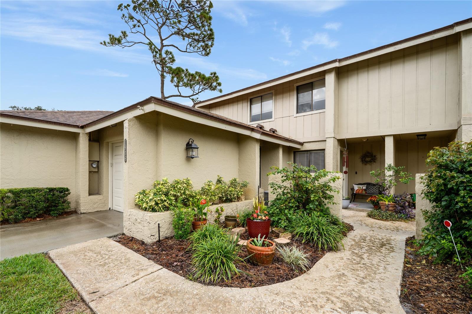 Image 4 of 54 For 1906 Saint Andrews Place