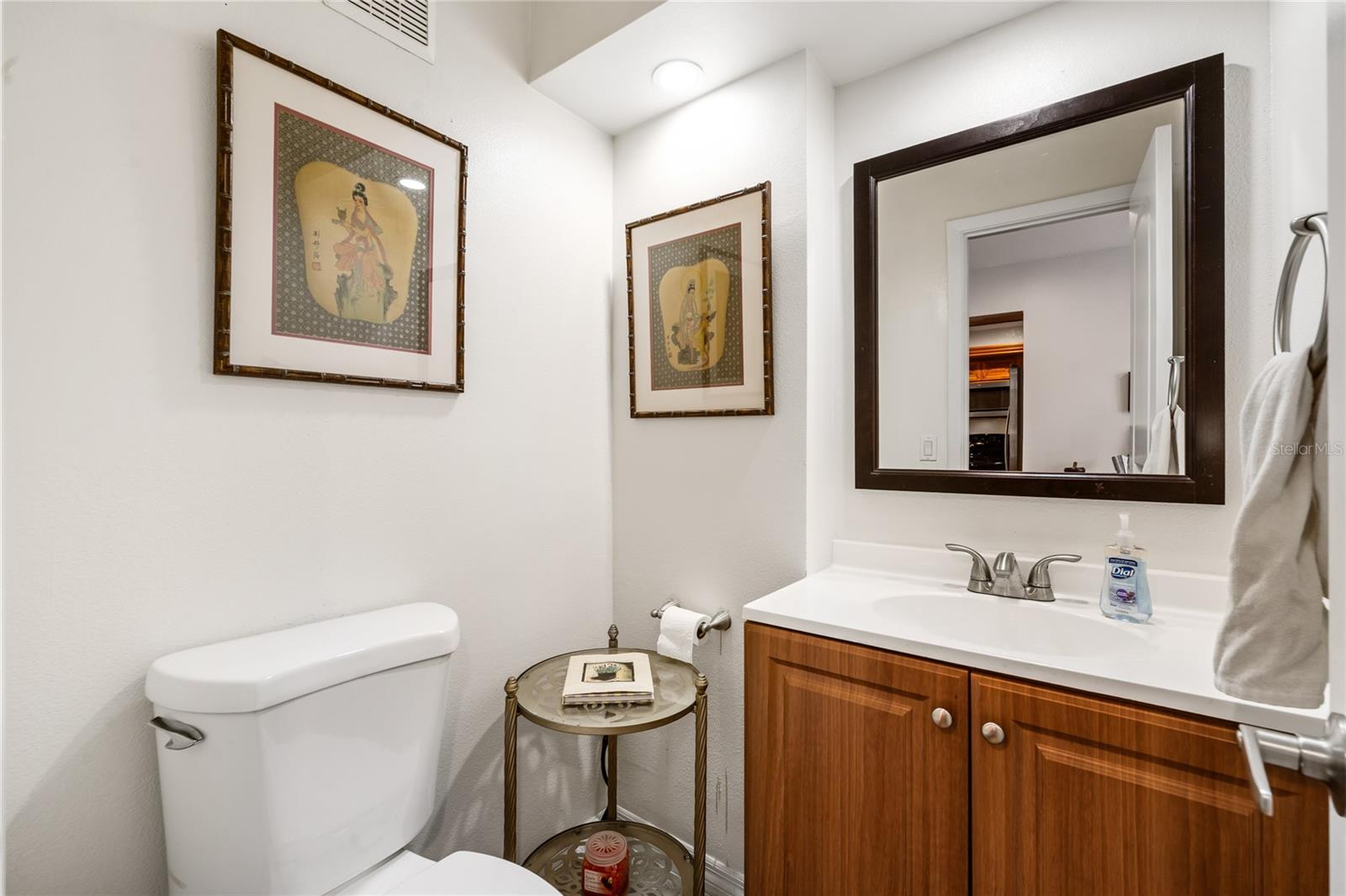 Image 9 of 54 For 1906 Saint Andrews Place