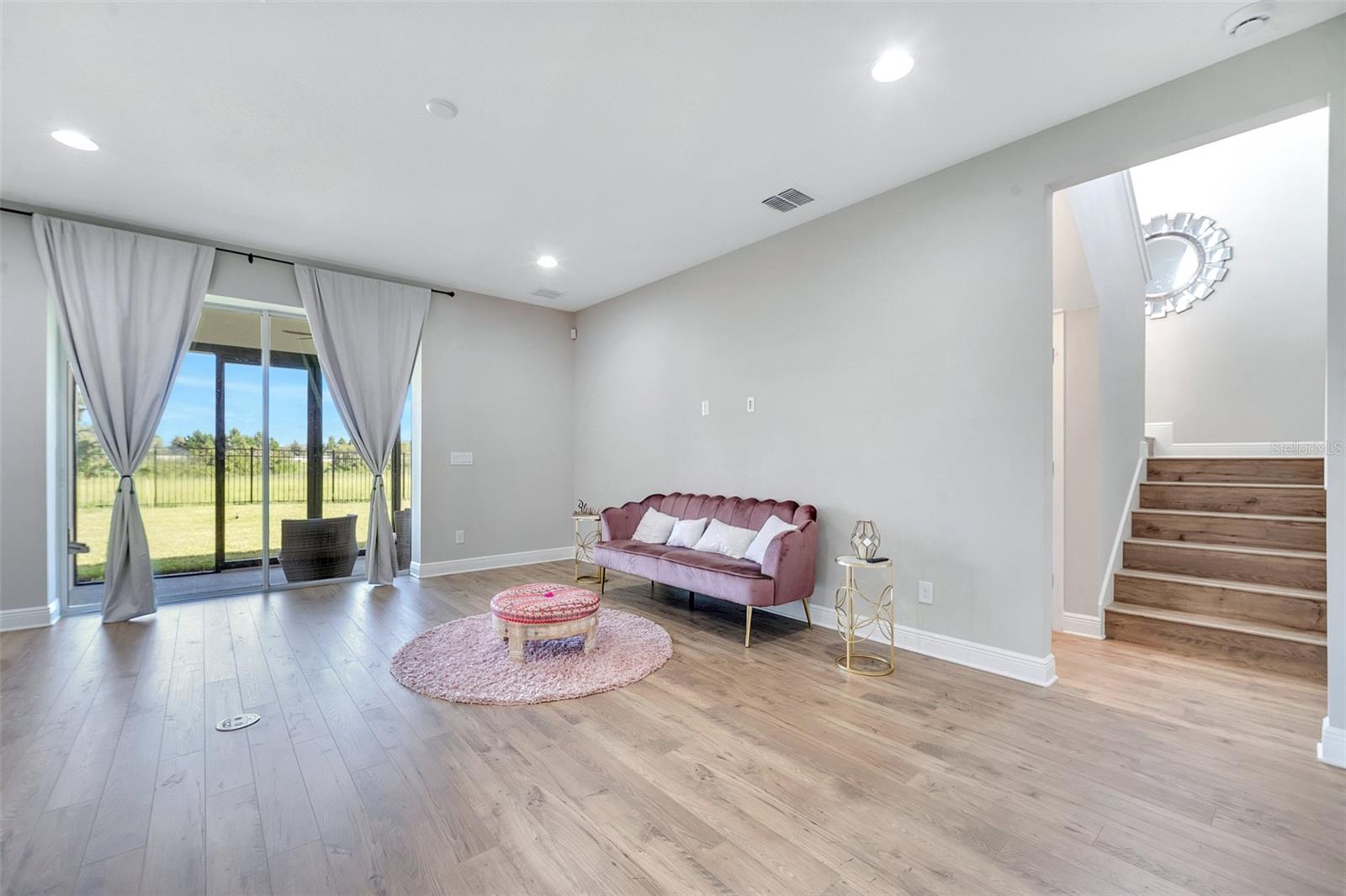 Image 12 of 32 For 18887 Rawson Street