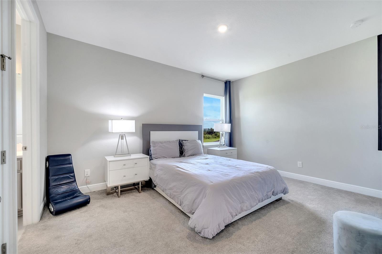Image 20 of 32 For 18887 Rawson Street