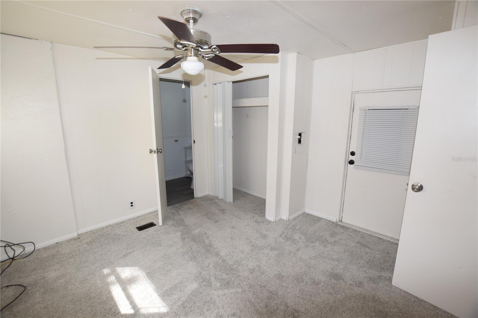 Image 15 of 26 For 820 Gee Creek Court
