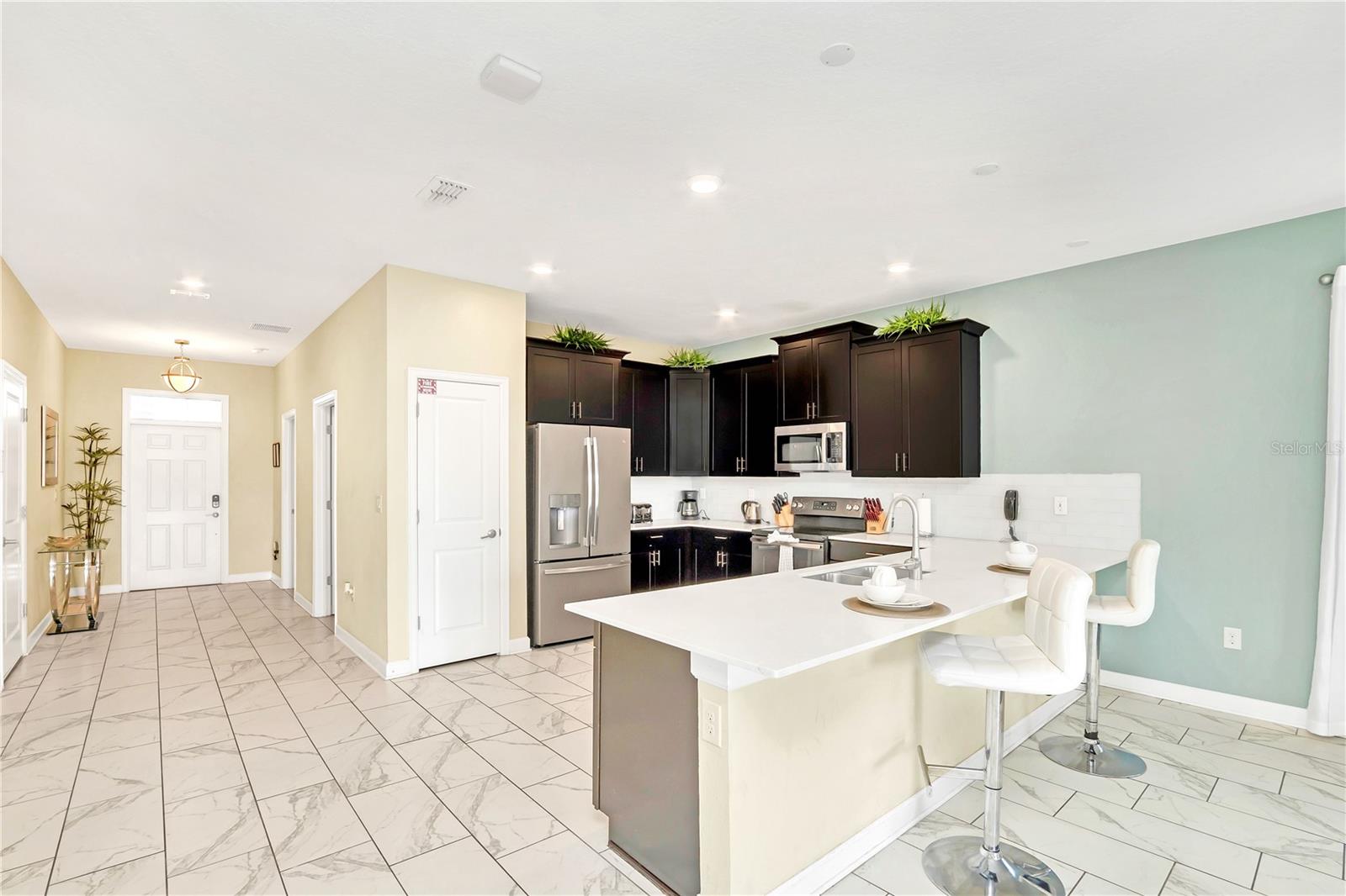 Image 2 of 31 For 1588 Maidstone Court