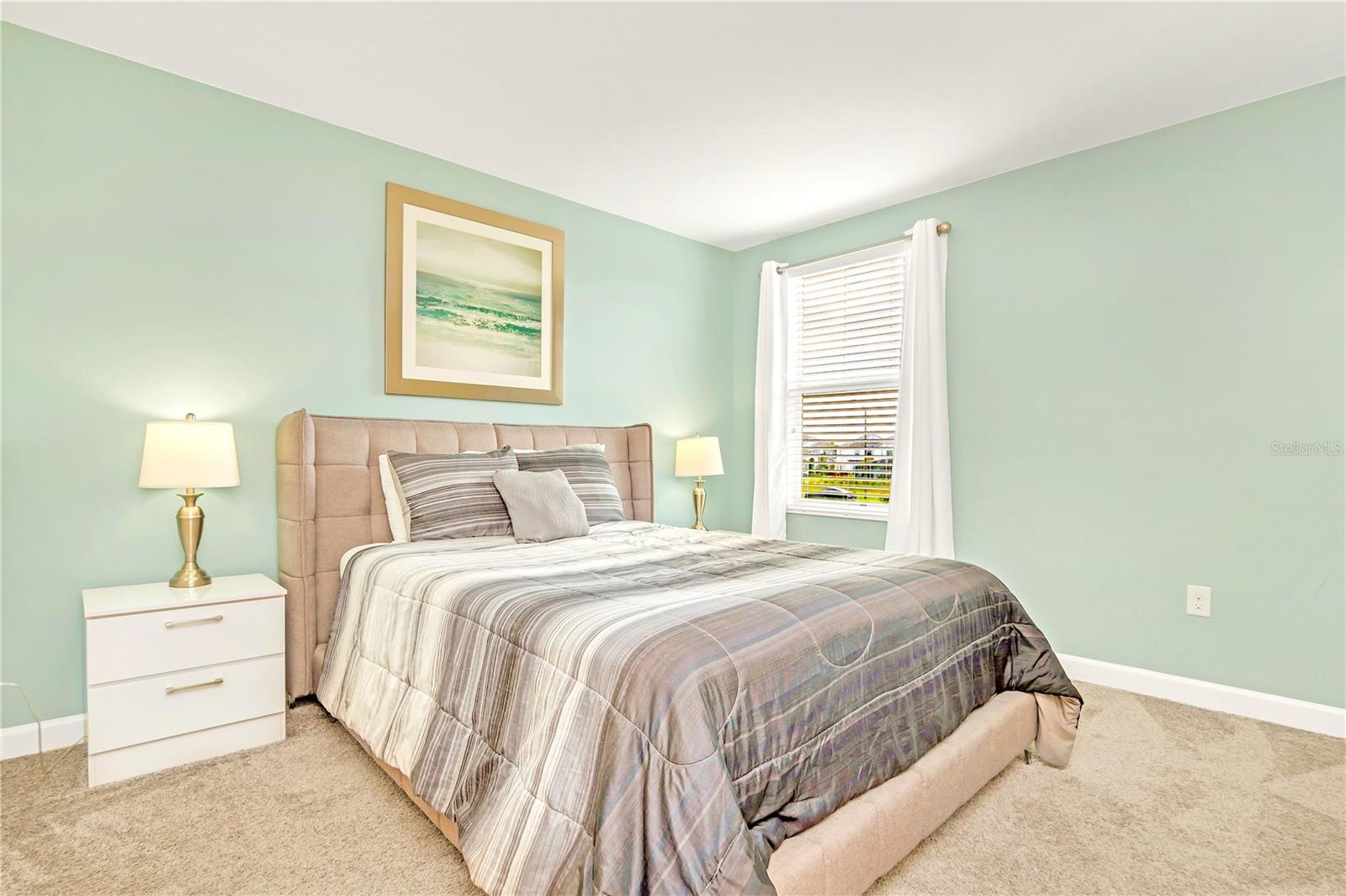 Image 21 of 31 For 1588 Maidstone Court