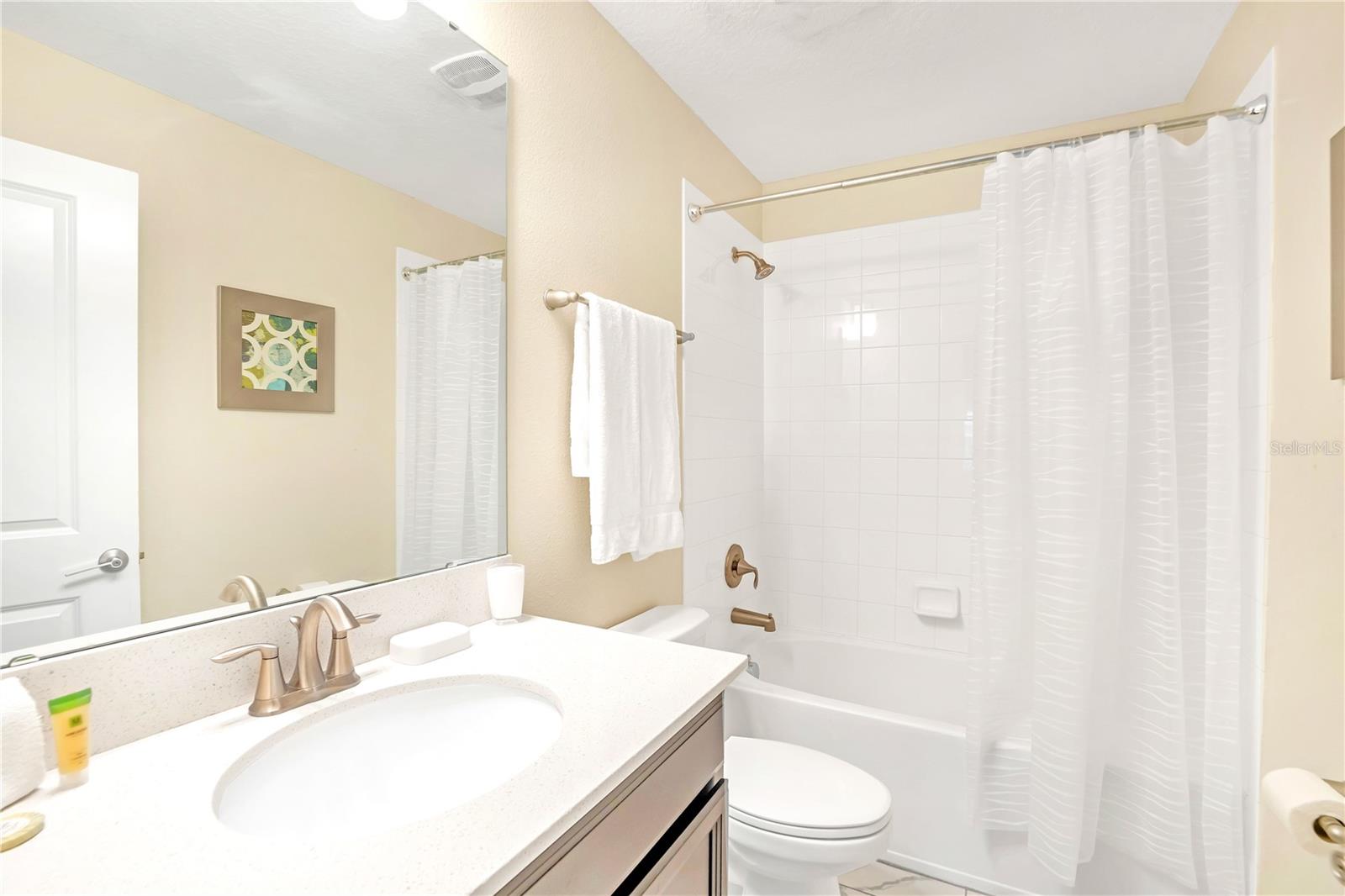 Image 23 of 31 For 1588 Maidstone Court