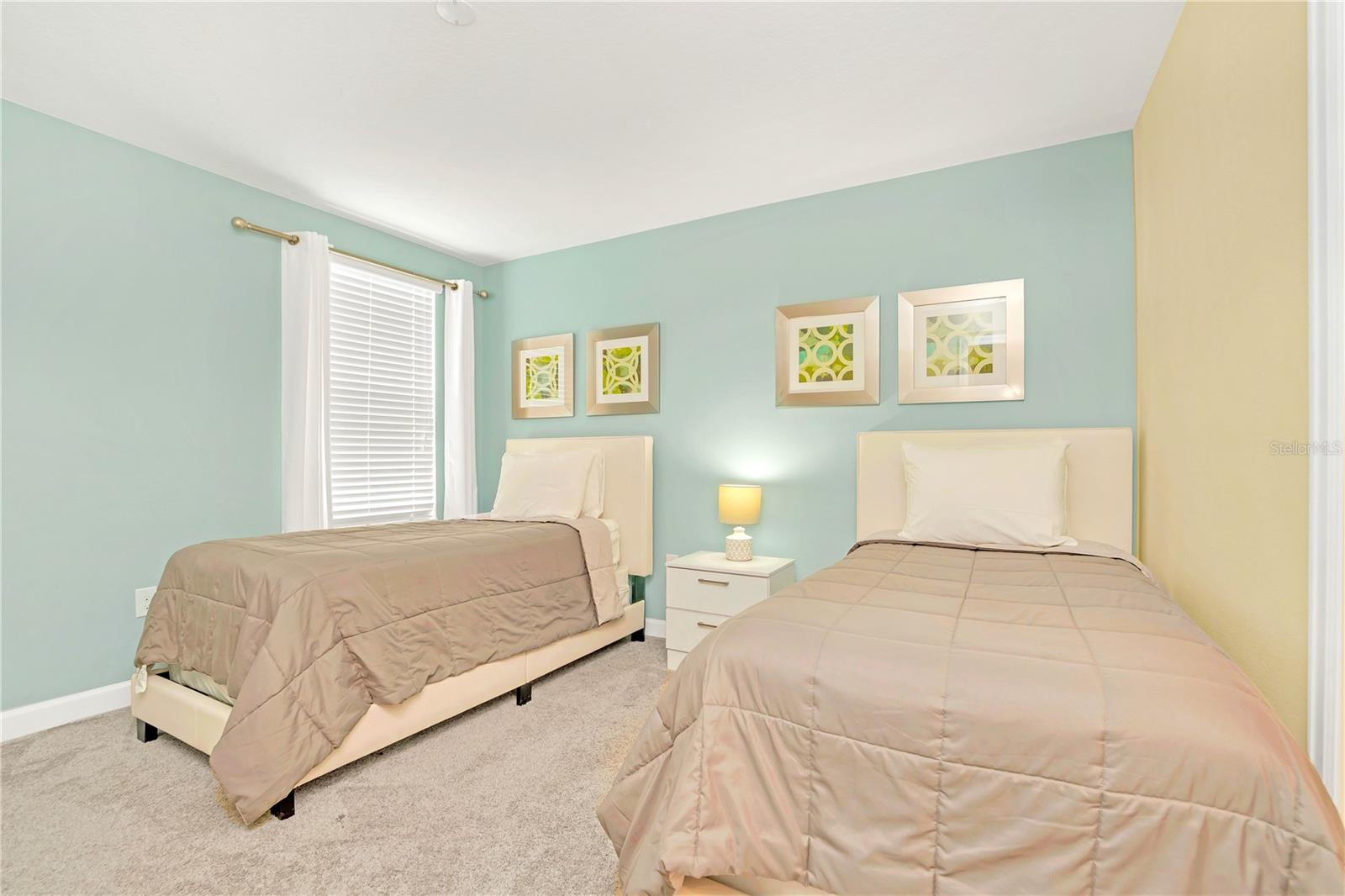 Image 24 of 31 For 1588 Maidstone Court