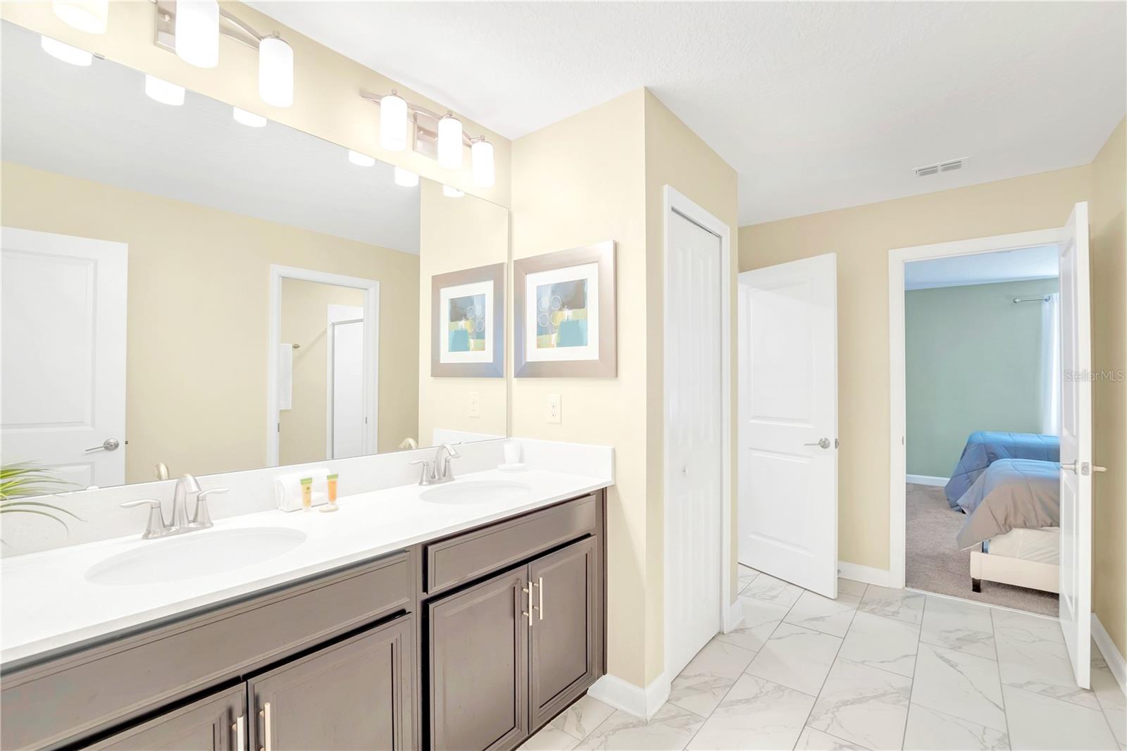 Image 27 of 31 For 1588 Maidstone Court