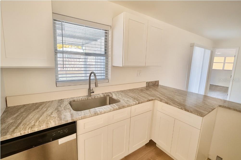 Image 2 of 5 For 1393 Sunland Road