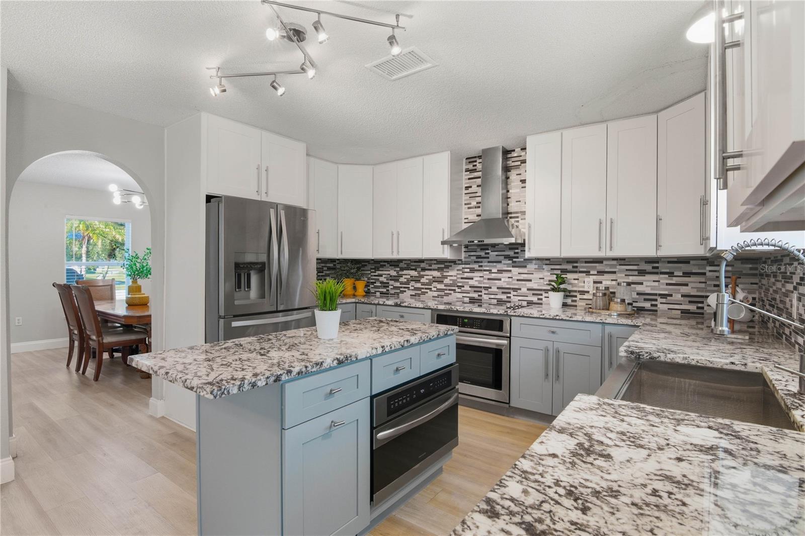 Image 6 of 30 For 11166 Laxton Street