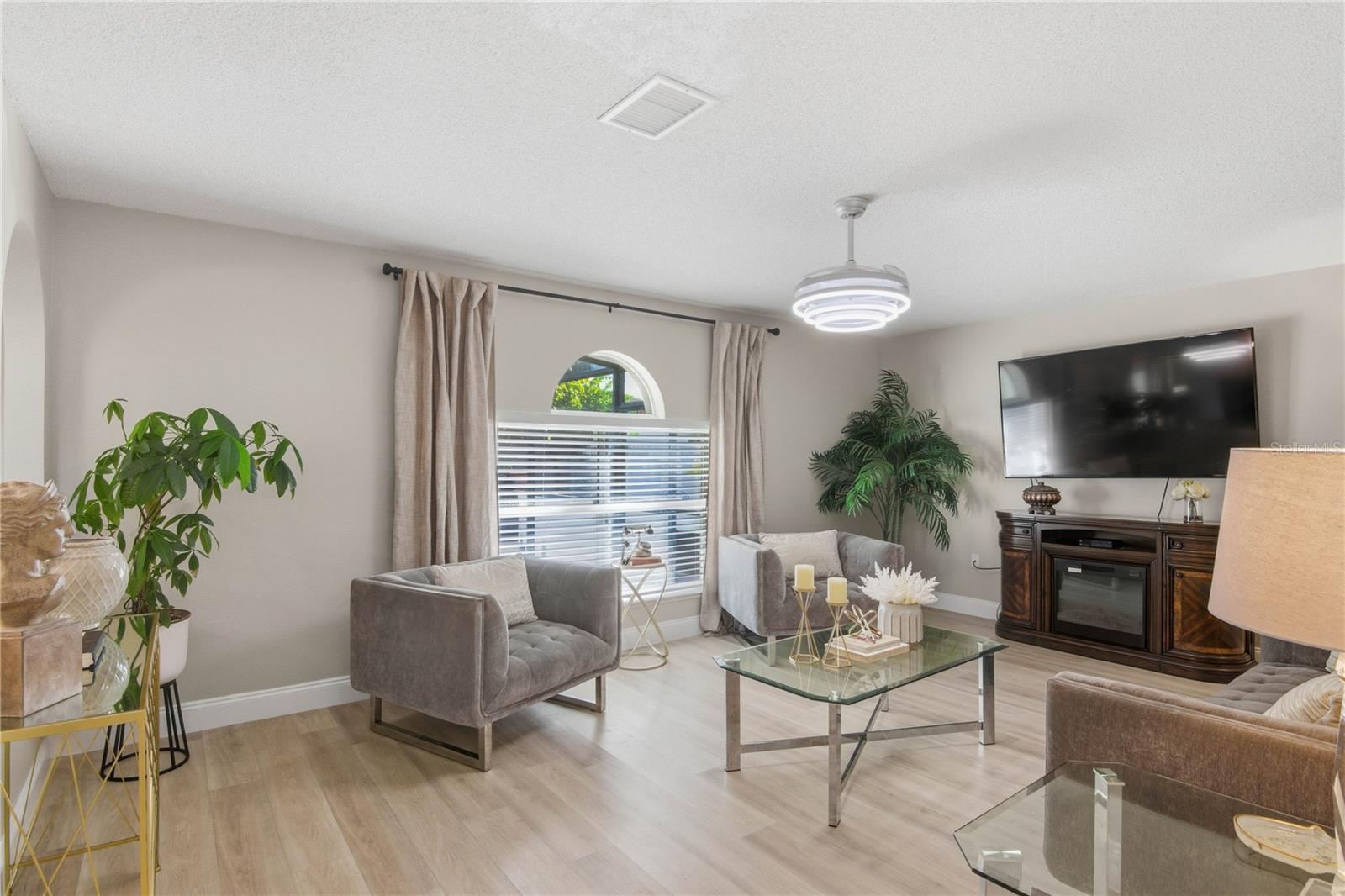 Image 9 of 30 For 11166 Laxton Street